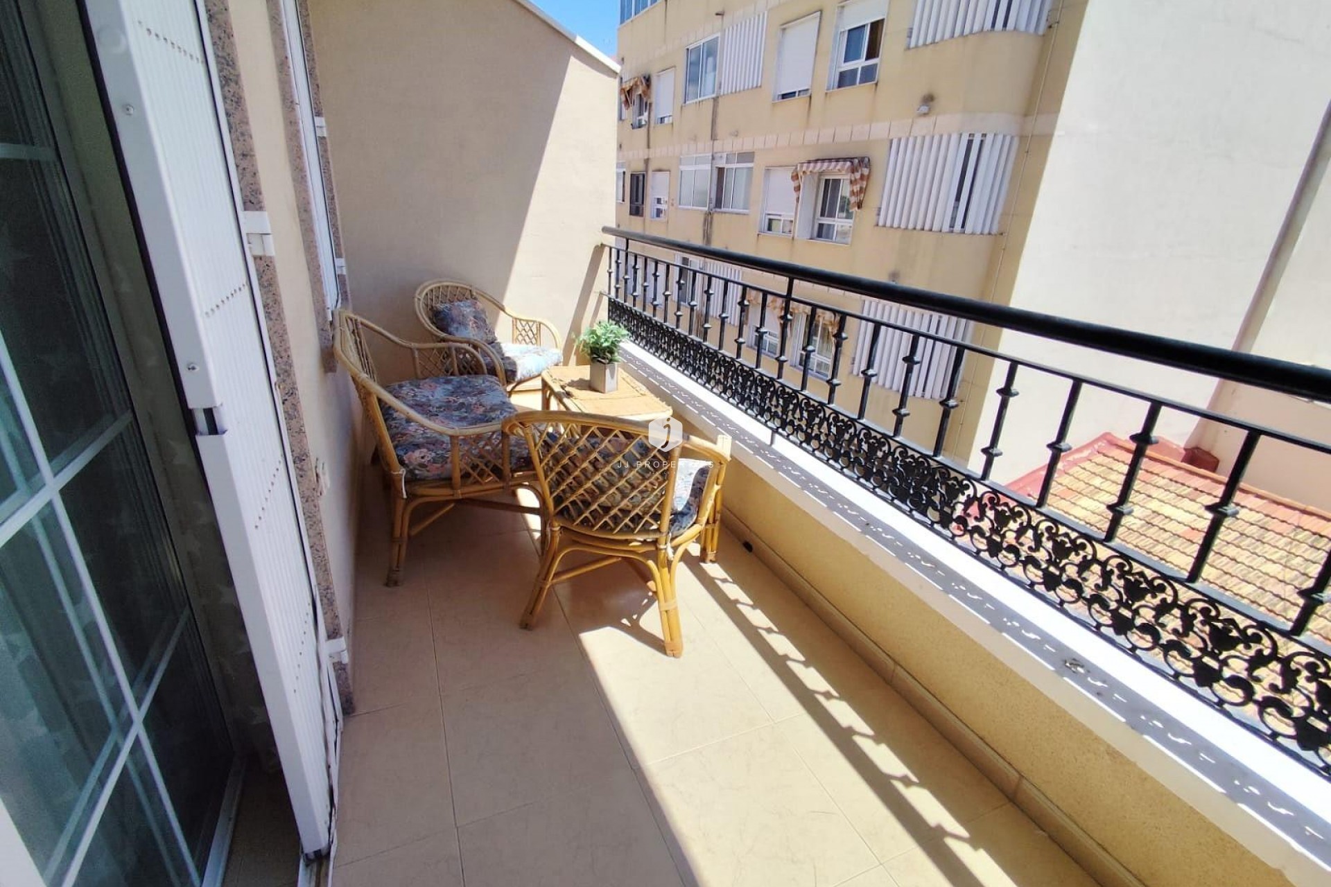 Resale - Apartment / flat -
Torrevieja - Centro