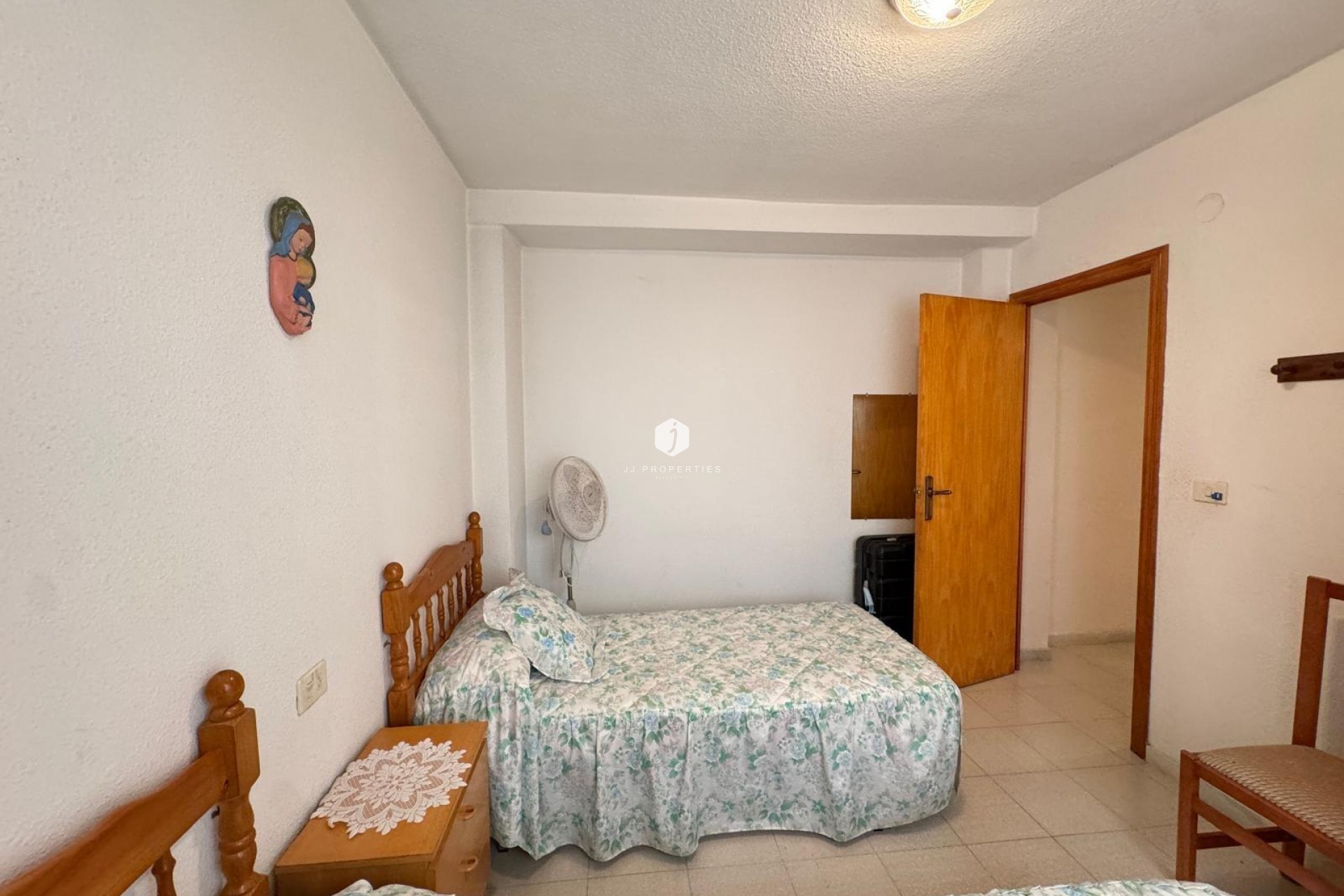 Resale - Apartment / flat -
Torrevieja - Centro