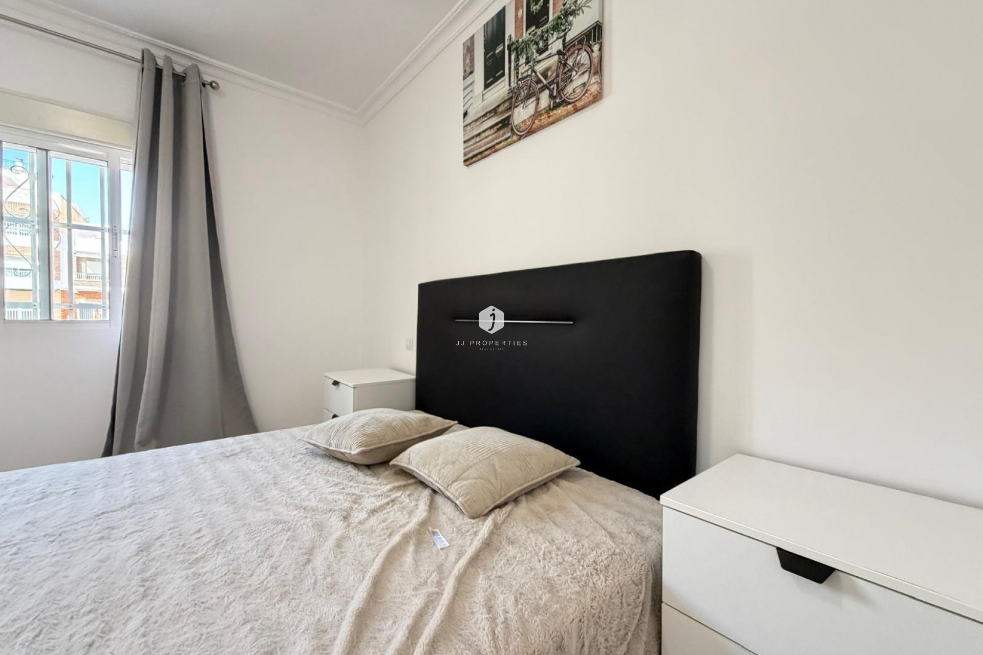 Resale - Apartment / flat -
Torrevieja - Centro