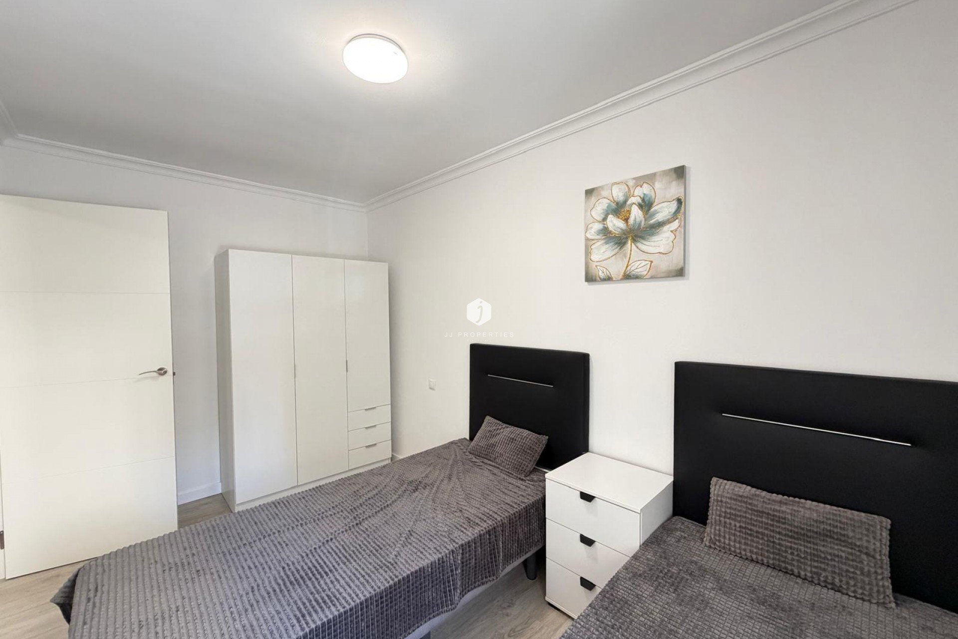 Resale - Apartment / flat -
Torrevieja - Centro