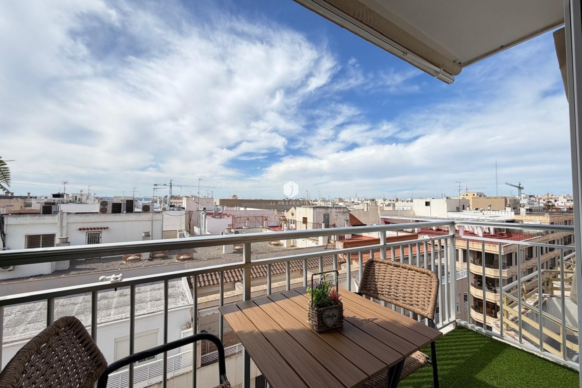 Resale - Apartment / flat -
Torrevieja - Centro