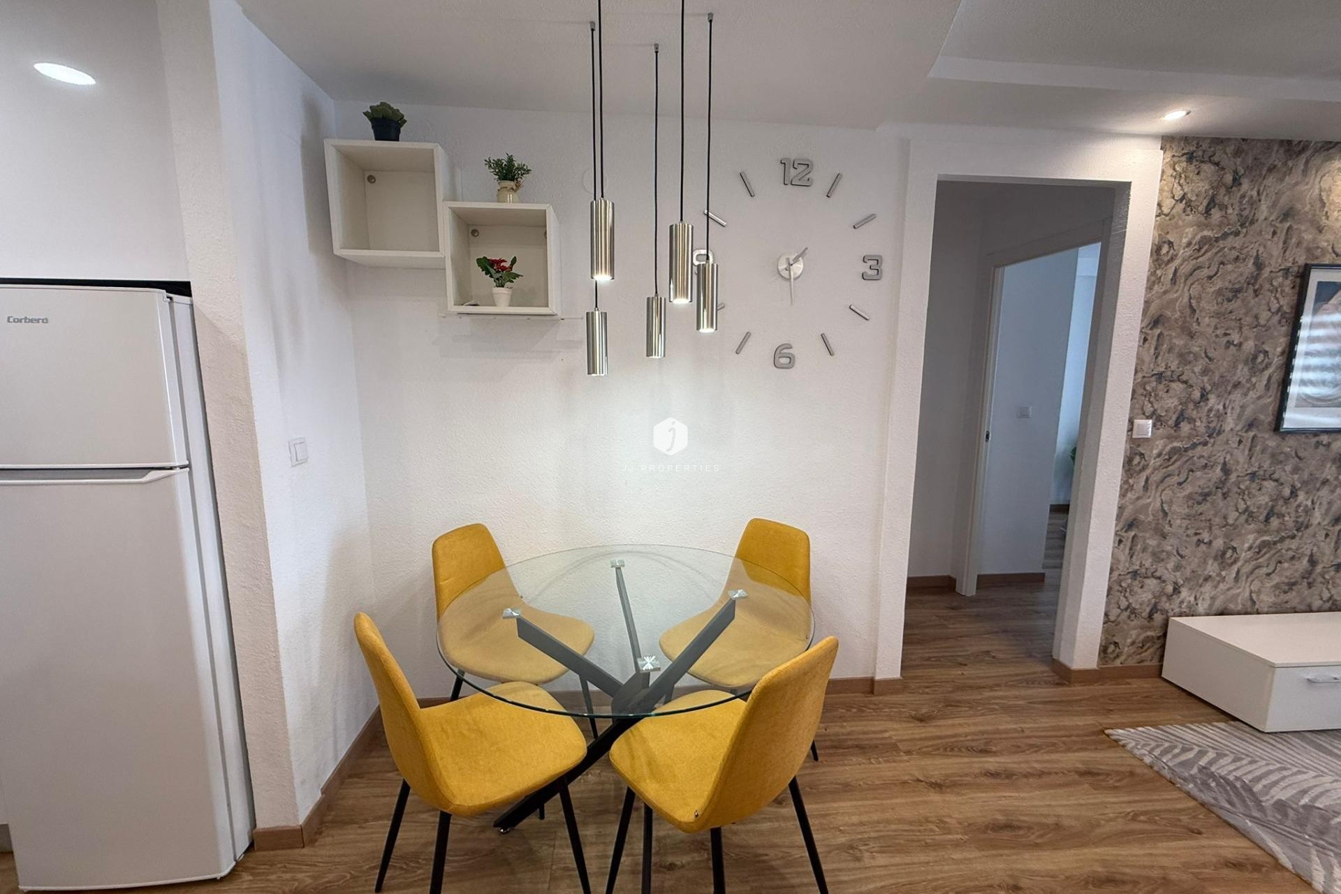 Resale - Apartment / flat -
Torrevieja - Centro