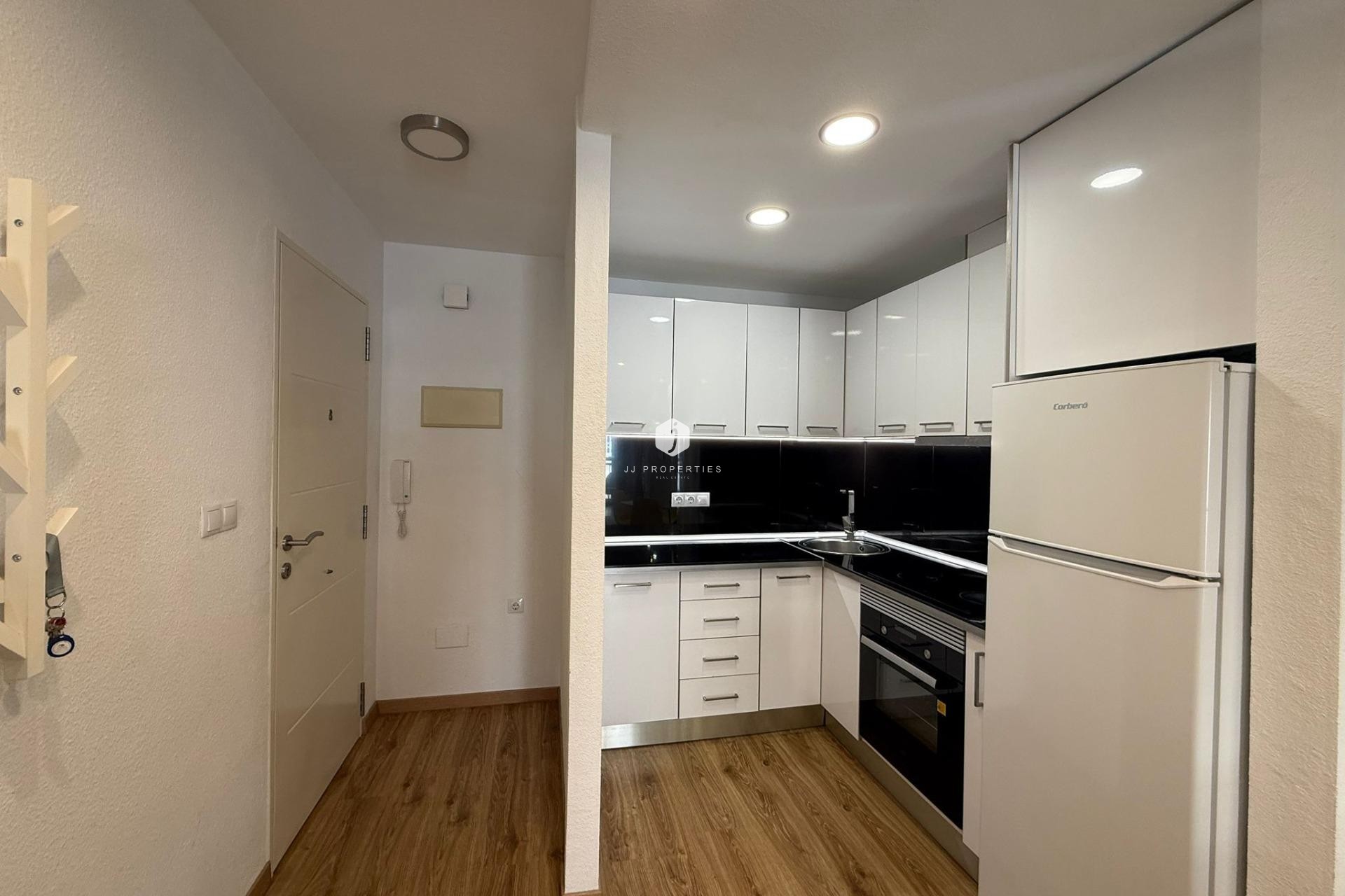 Resale - Apartment / flat -
Torrevieja - Centro