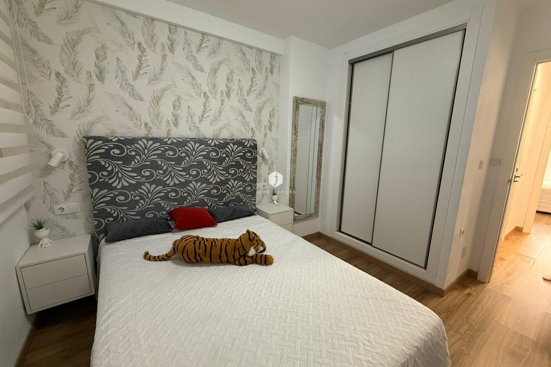 Resale - Apartment / flat -
Torrevieja - Centro