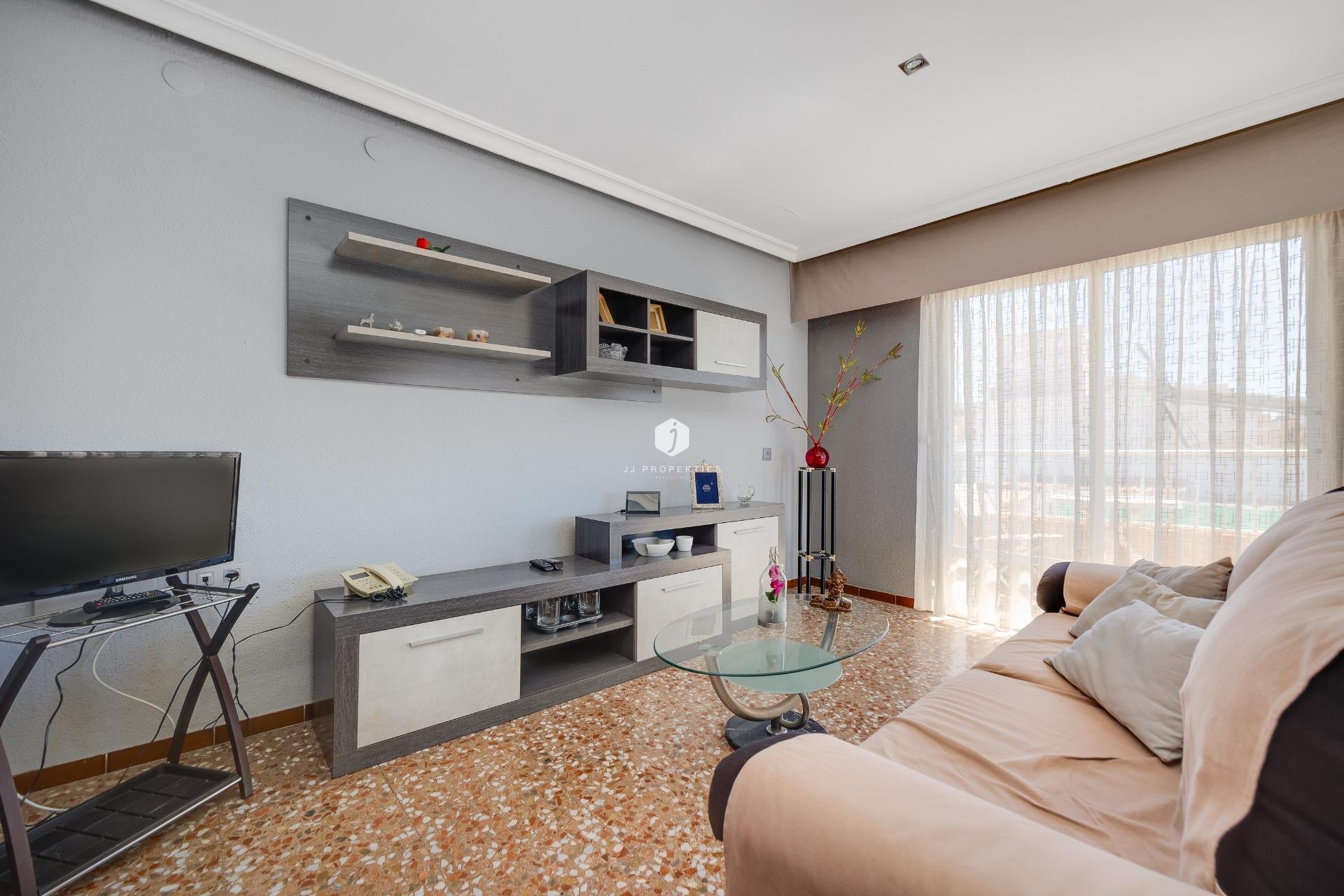 Resale - Apartment / flat -
Torrevieja - Centro