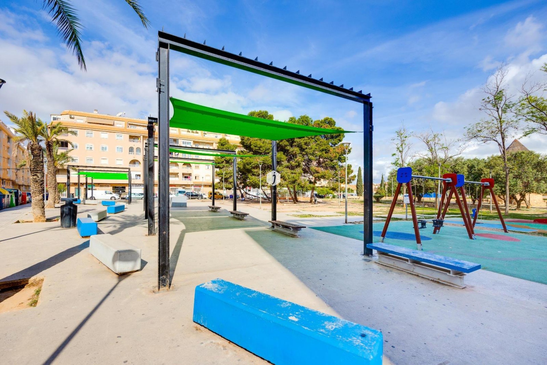 Resale - Apartment / flat -
Torrevieja - Centro