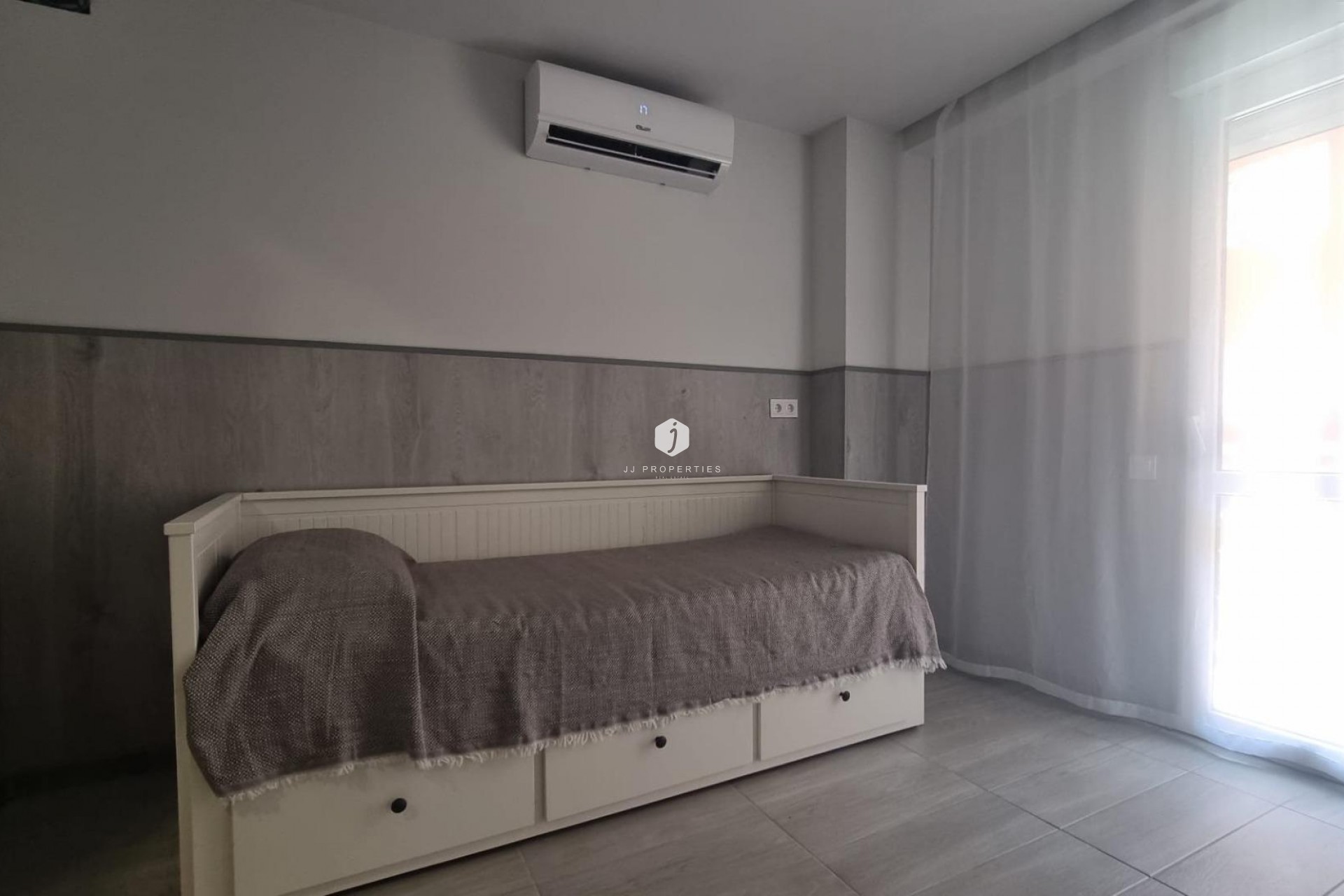 Resale - Apartment / flat -
Torrevieja - Centro