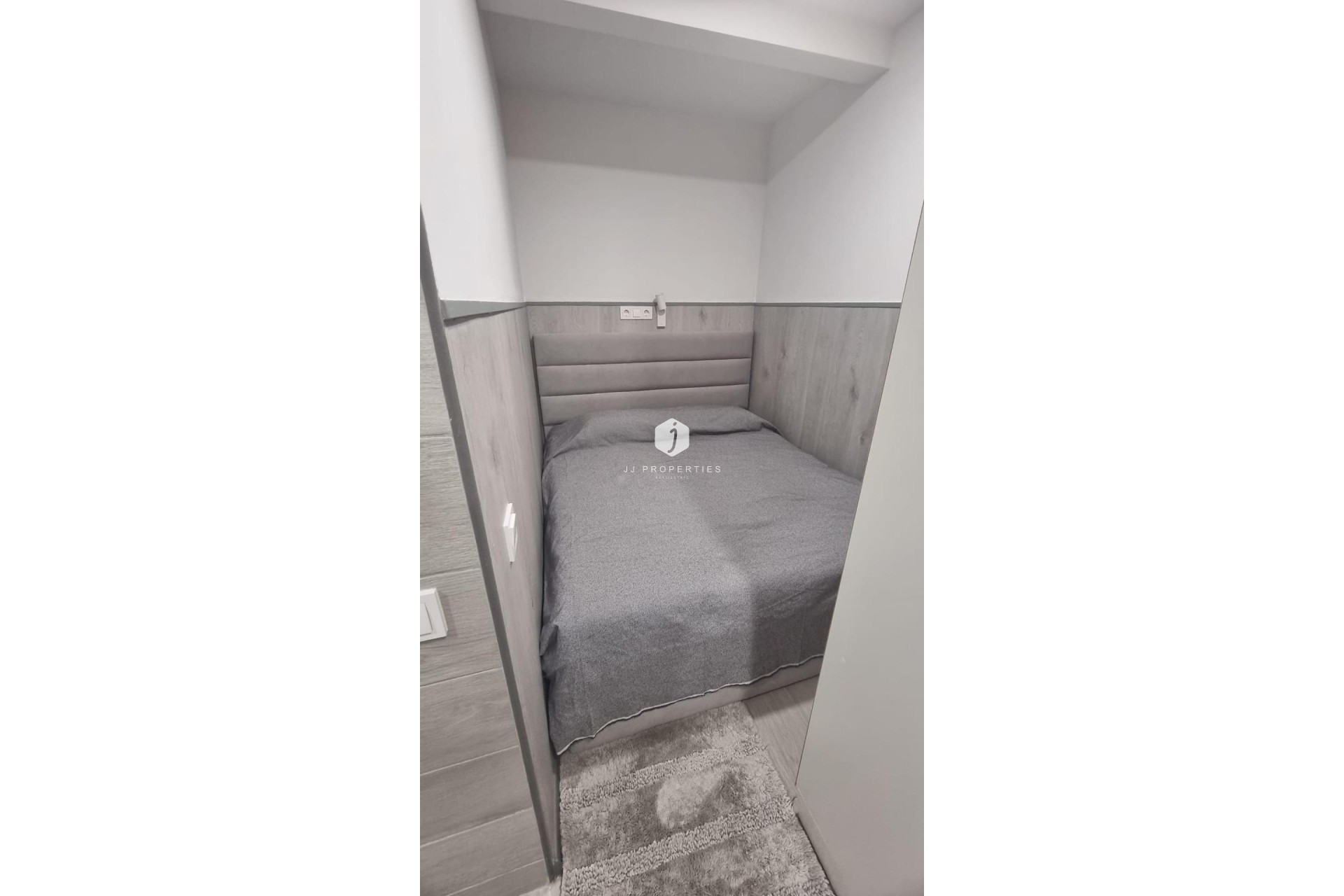 Resale - Apartment / flat -
Torrevieja - Centro