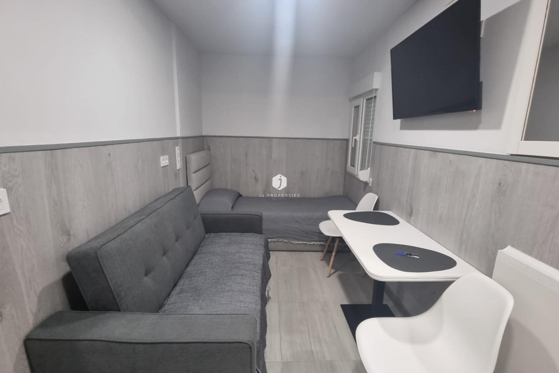 Resale - Apartment / flat -
Torrevieja - Centro
