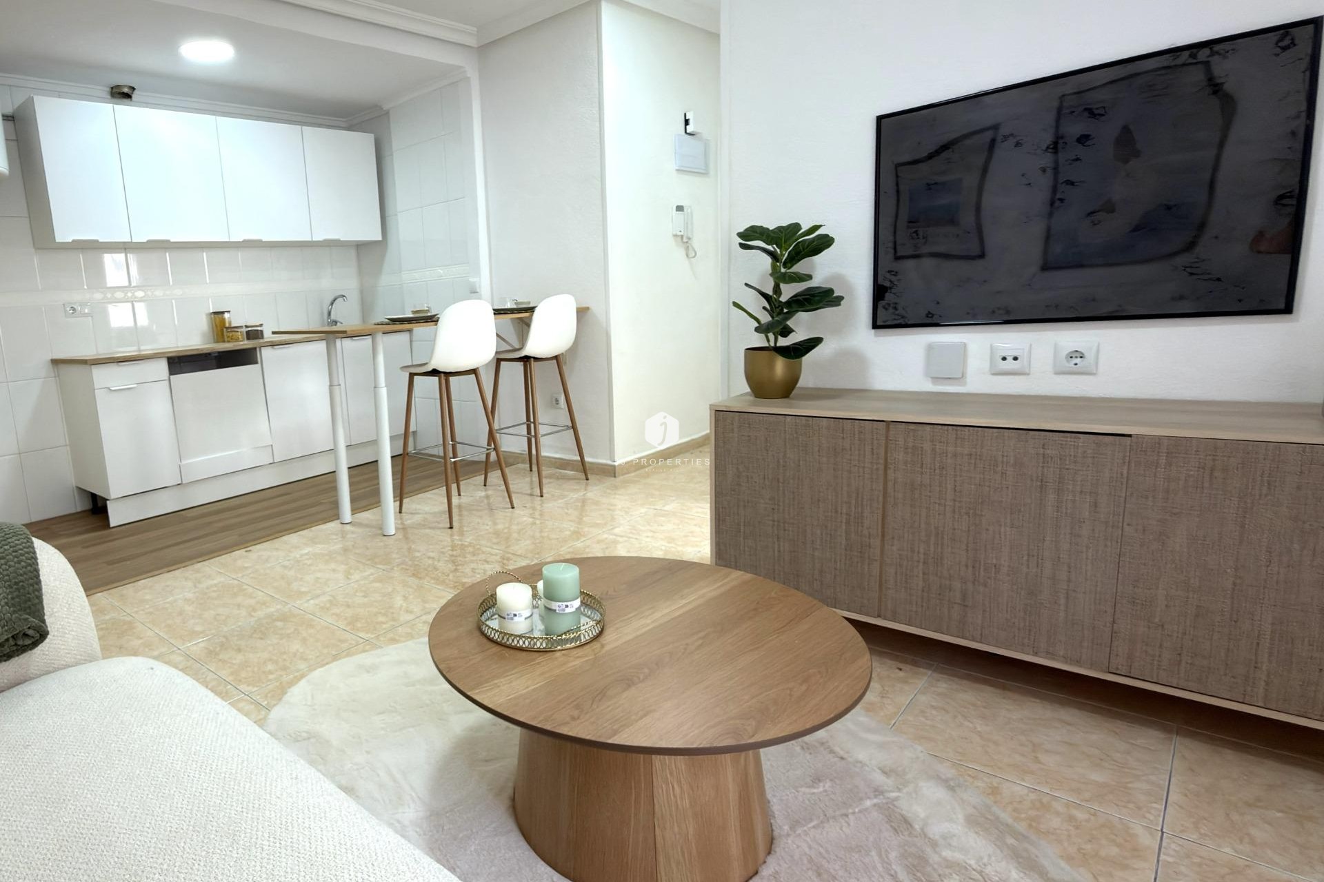 Resale - Apartment / flat -
Torrevieja - Centro