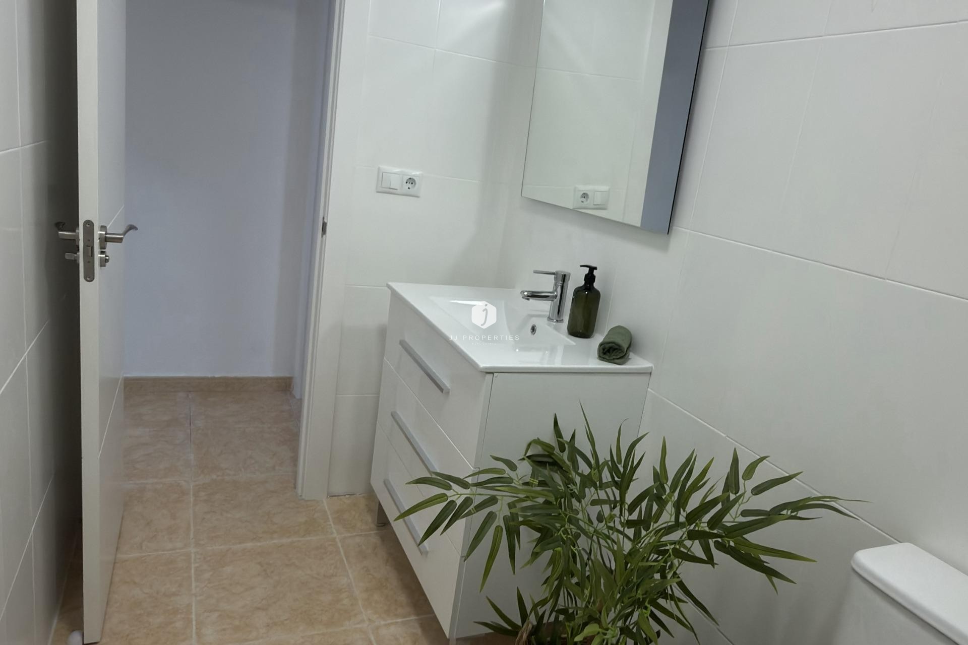 Resale - Apartment / flat -
Torrevieja - Centro