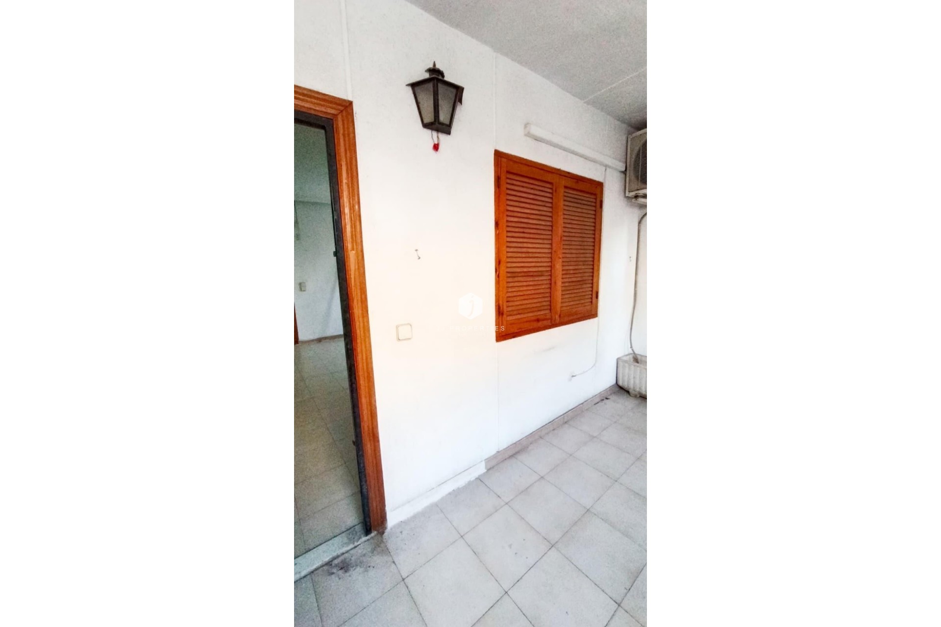 Resale - Apartment / flat -
Torrevieja - Centro
