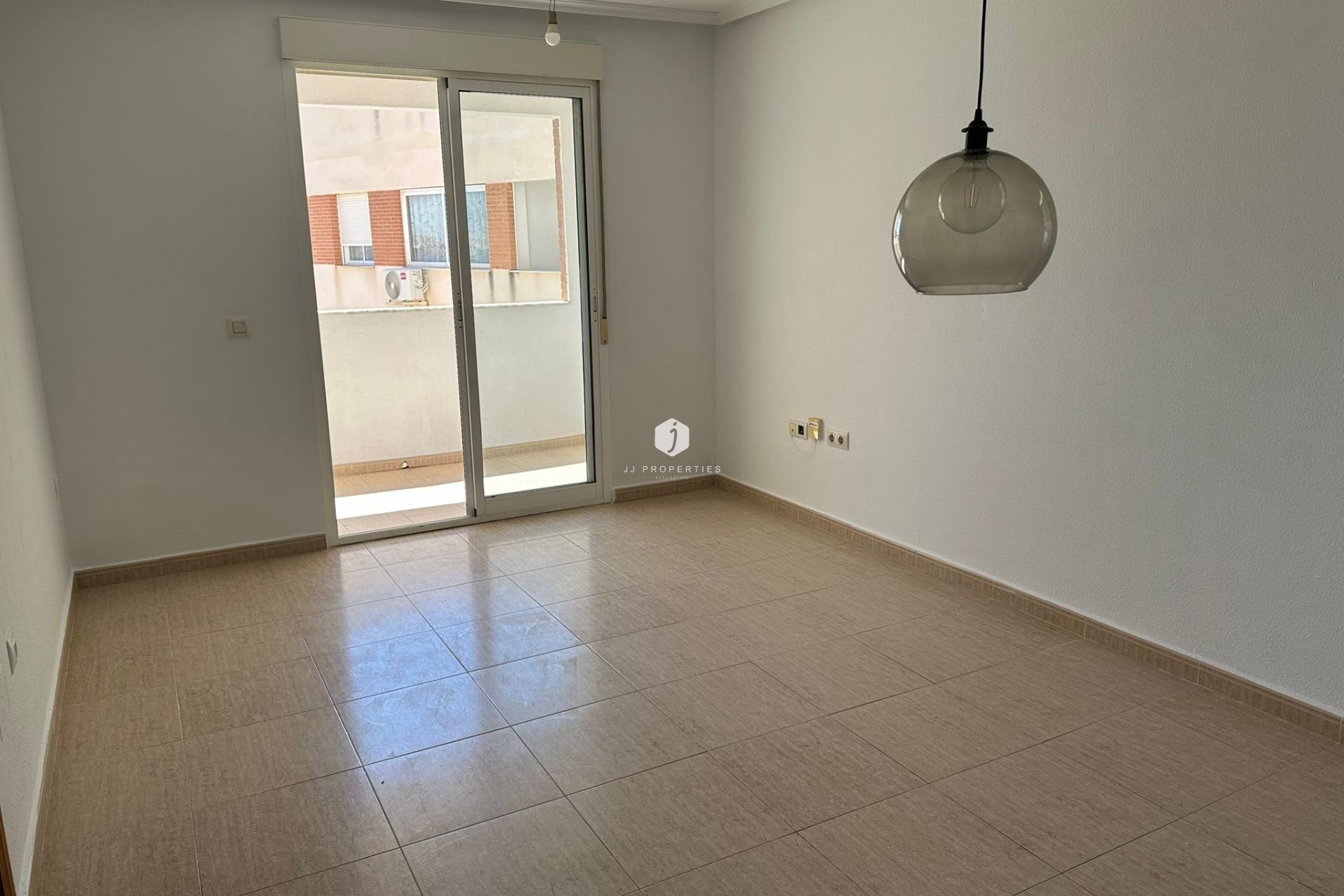 Resale - Apartment / flat -
Torrevieja - Centro