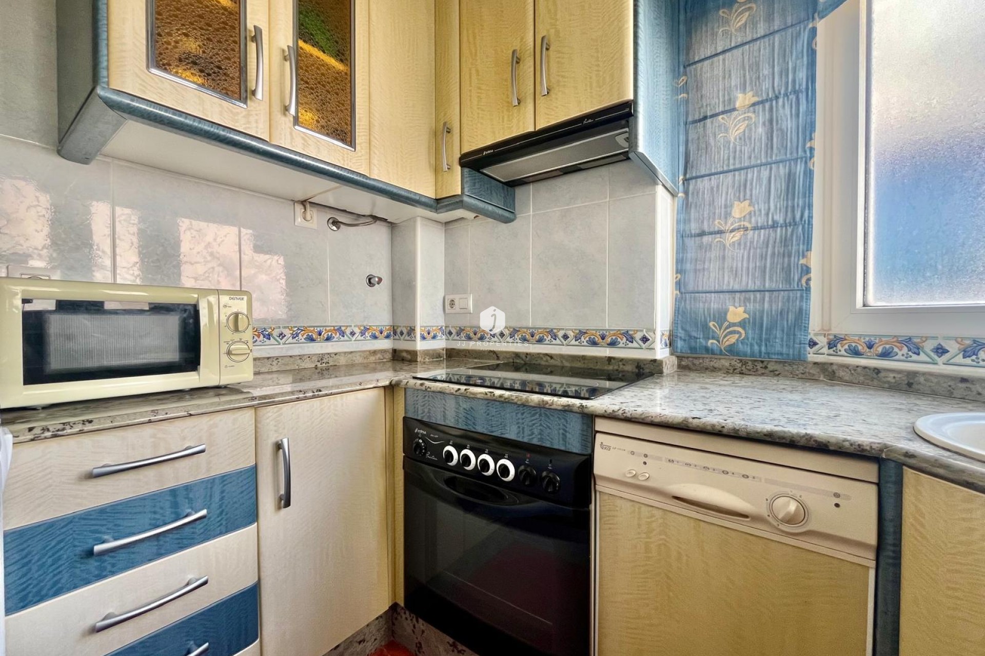 Resale - Apartment / flat -
Torrevieja - Centro