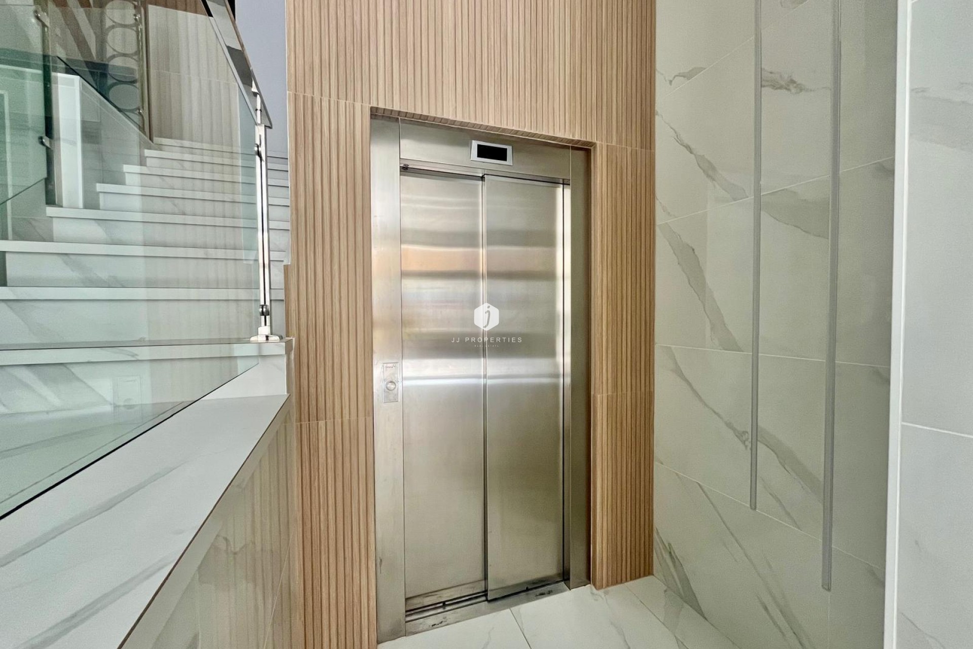 Resale - Apartment / flat -
Torrevieja - Centro