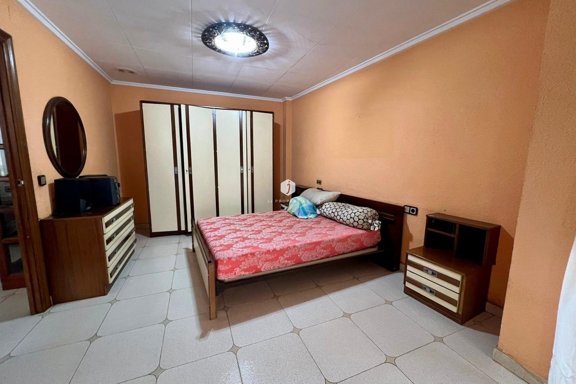 Resale - Apartment / flat -
Torrevieja - Centro