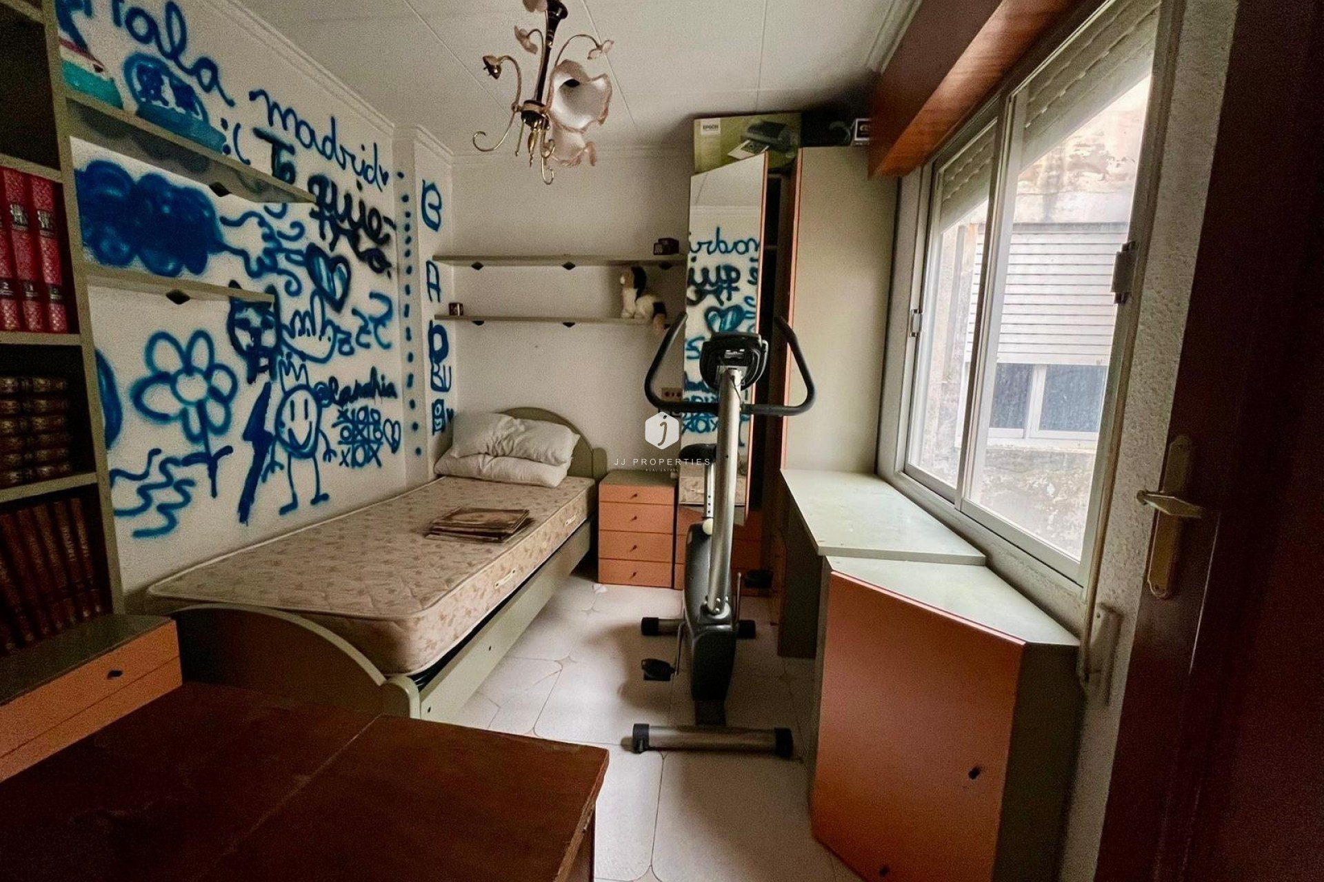 Resale - Apartment / flat -
Torrevieja - Centro