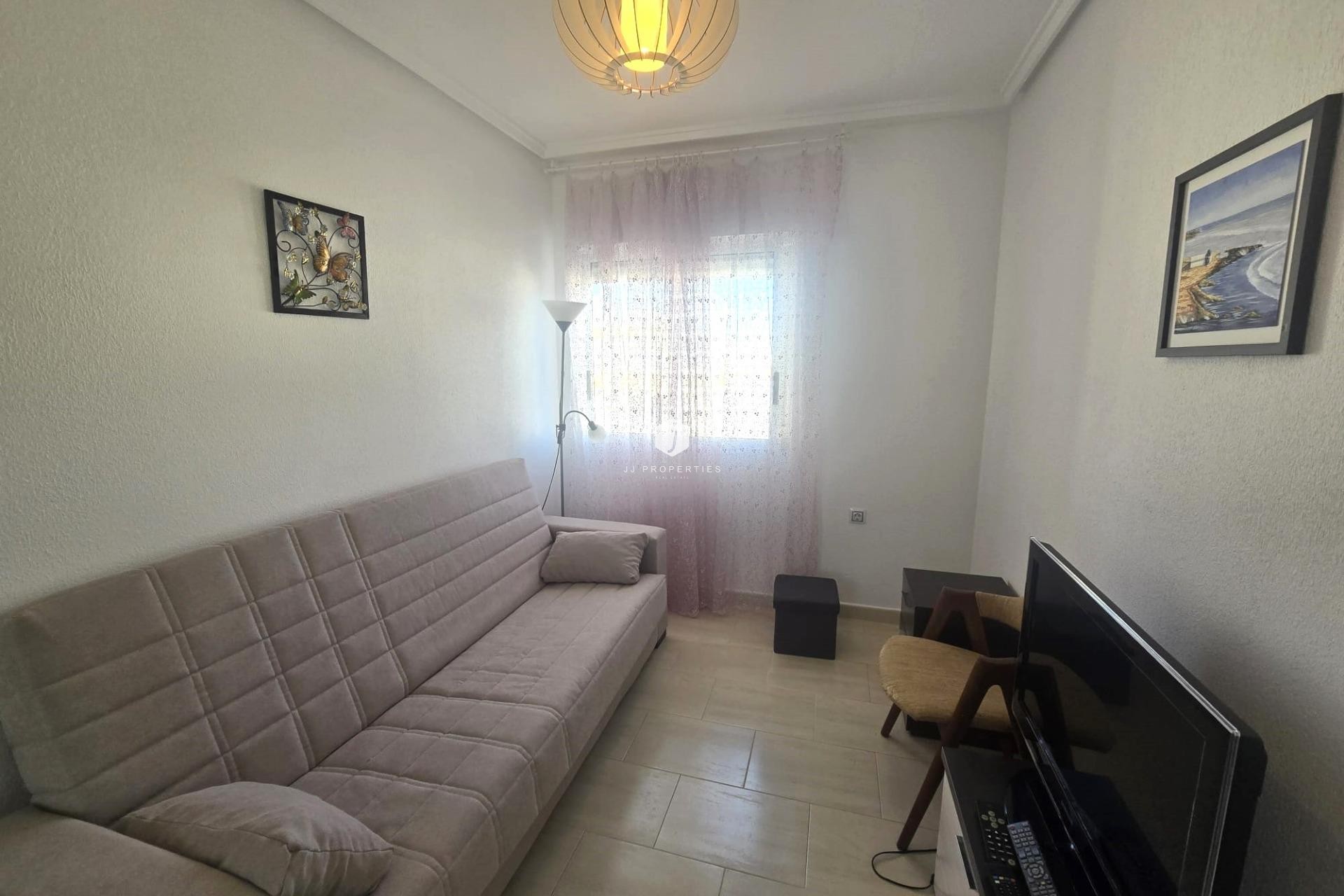 Resale - Apartment / flat -
Torrevieja - Centro