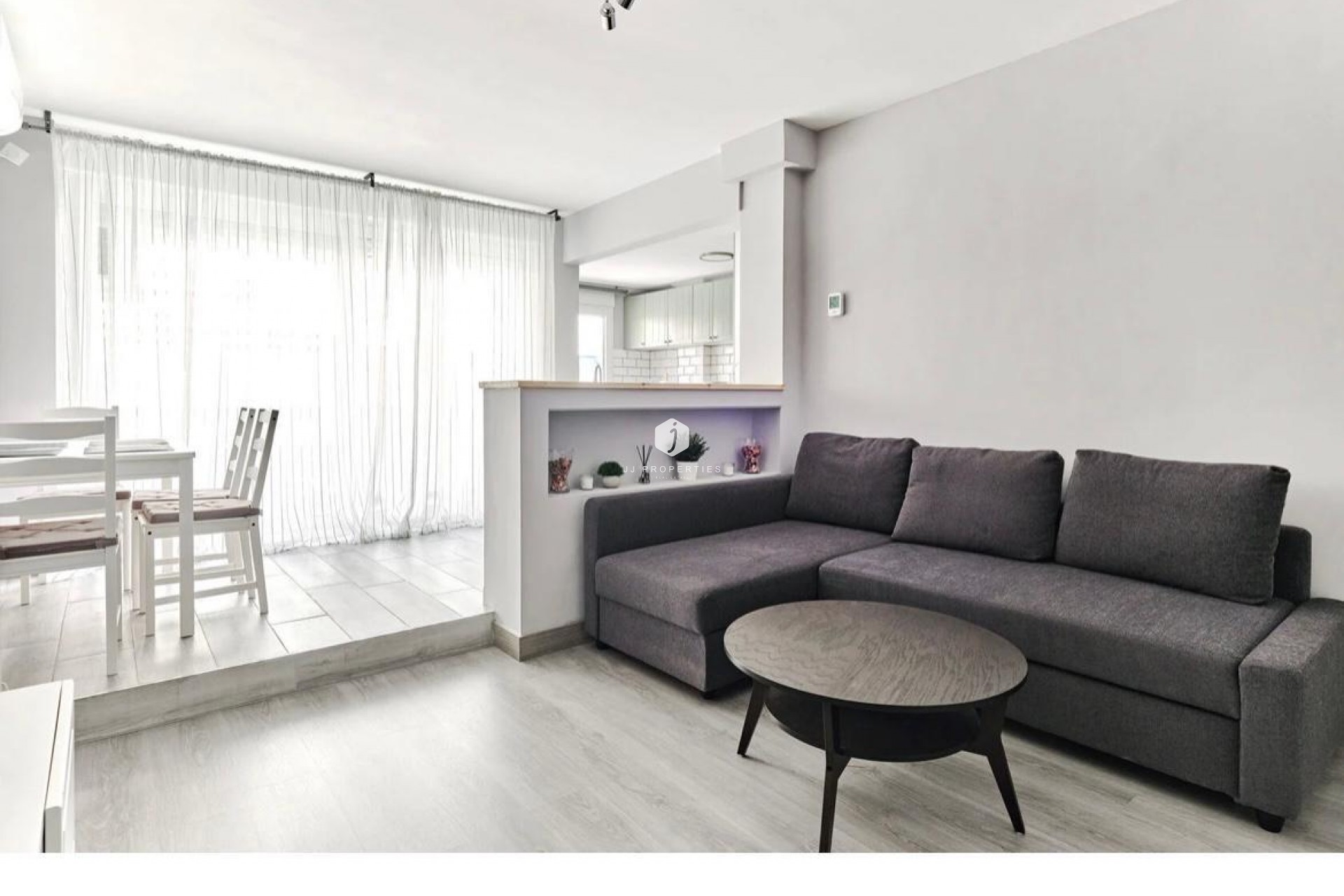 Resale - Apartment / flat -
Torrevieja - Centro