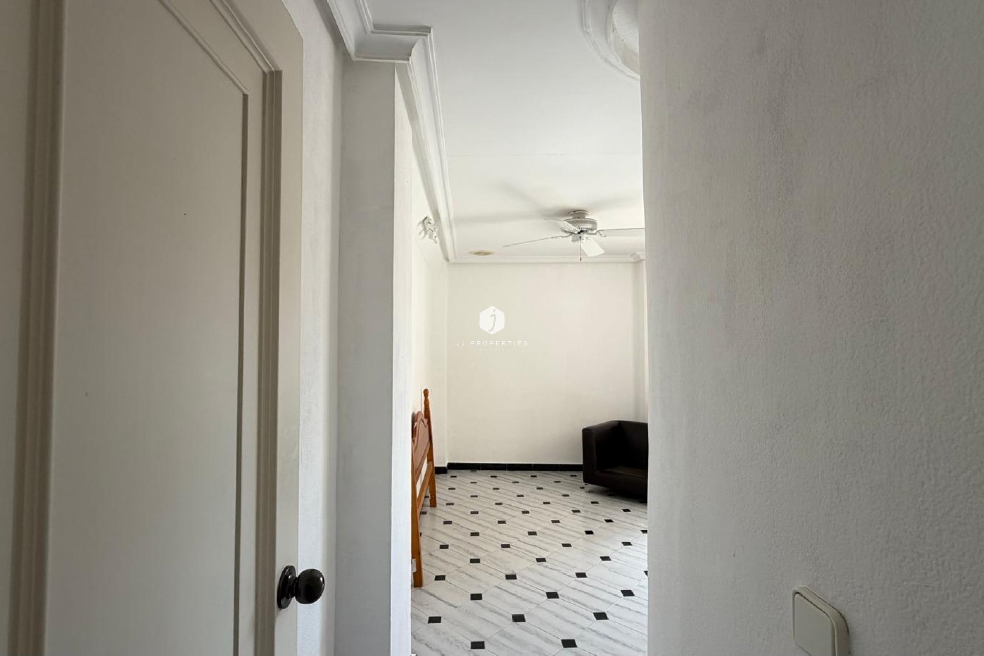 Resale - Apartment / flat -
Torrevieja - Centro