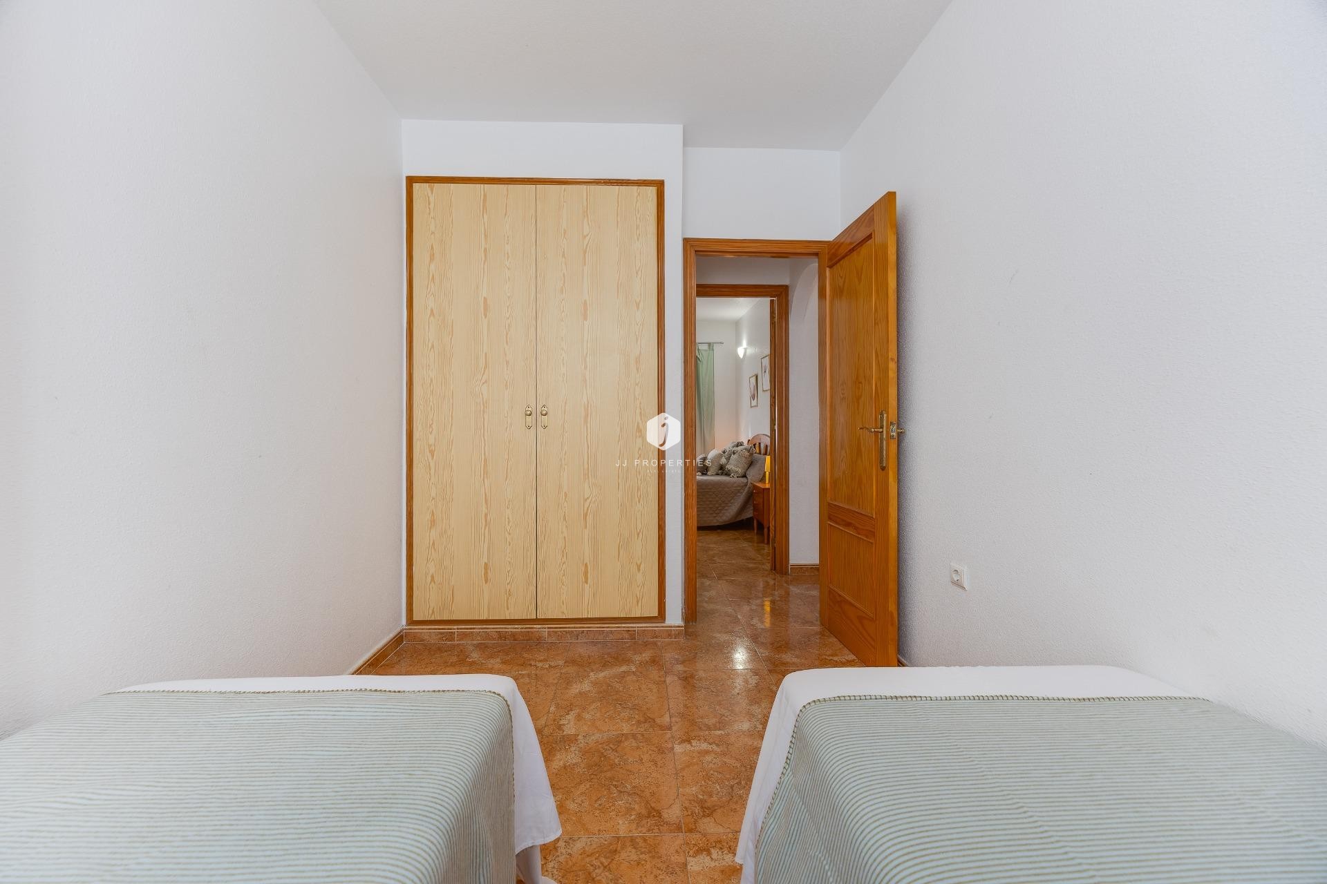 Resale - Apartment / flat -
Torrevieja - Centro