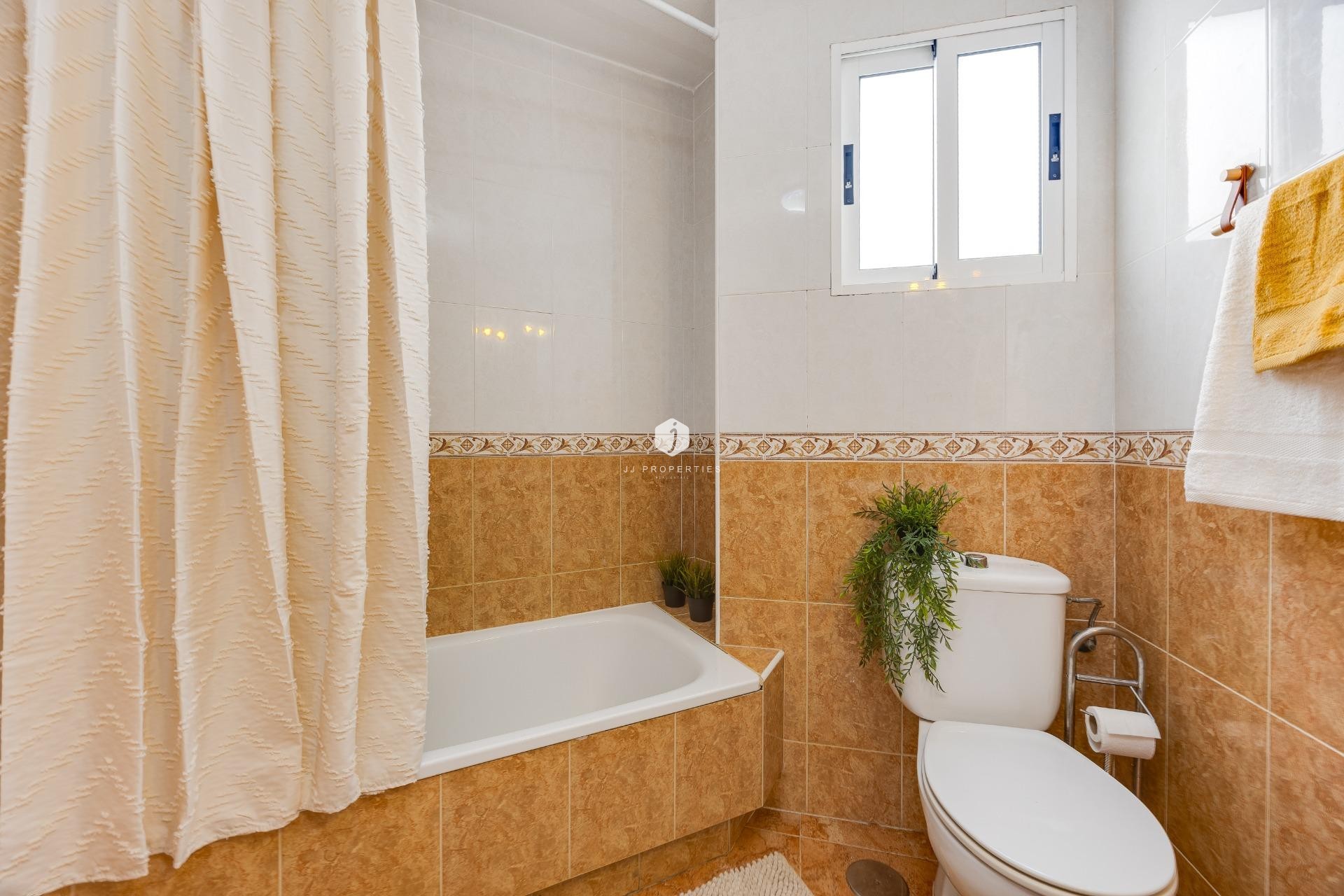 Resale - Apartment / flat -
Torrevieja - Centro
