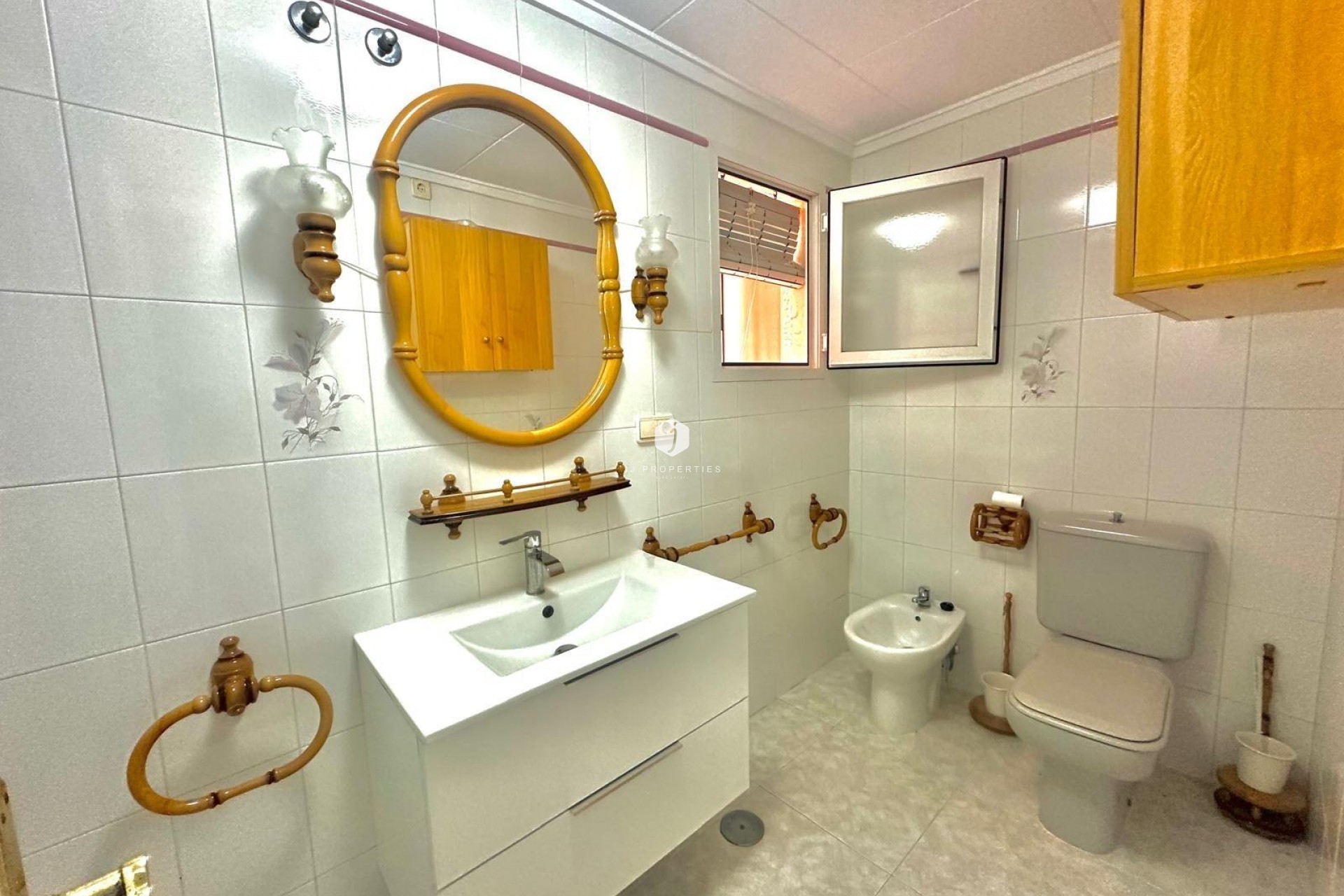 Resale - Apartment / flat -
Torrevieja - Centro