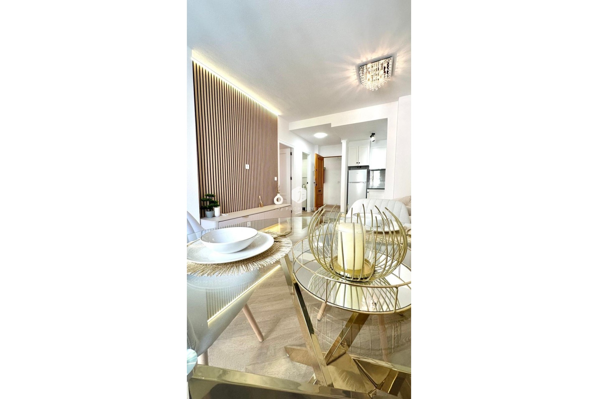 Resale - Apartment / flat -
Torrevieja - Centro