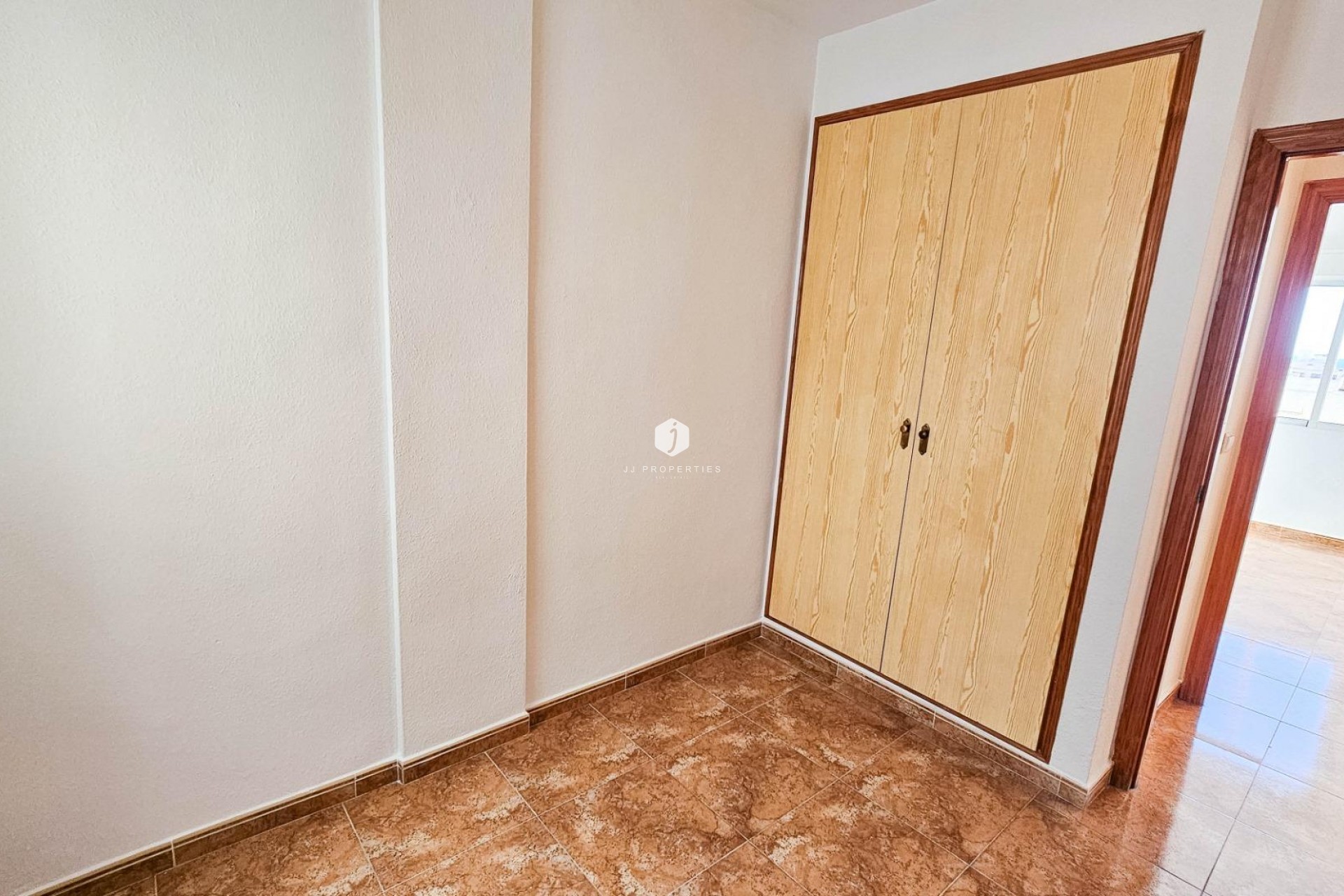 Resale - Apartment / flat -
Torrevieja - Centro