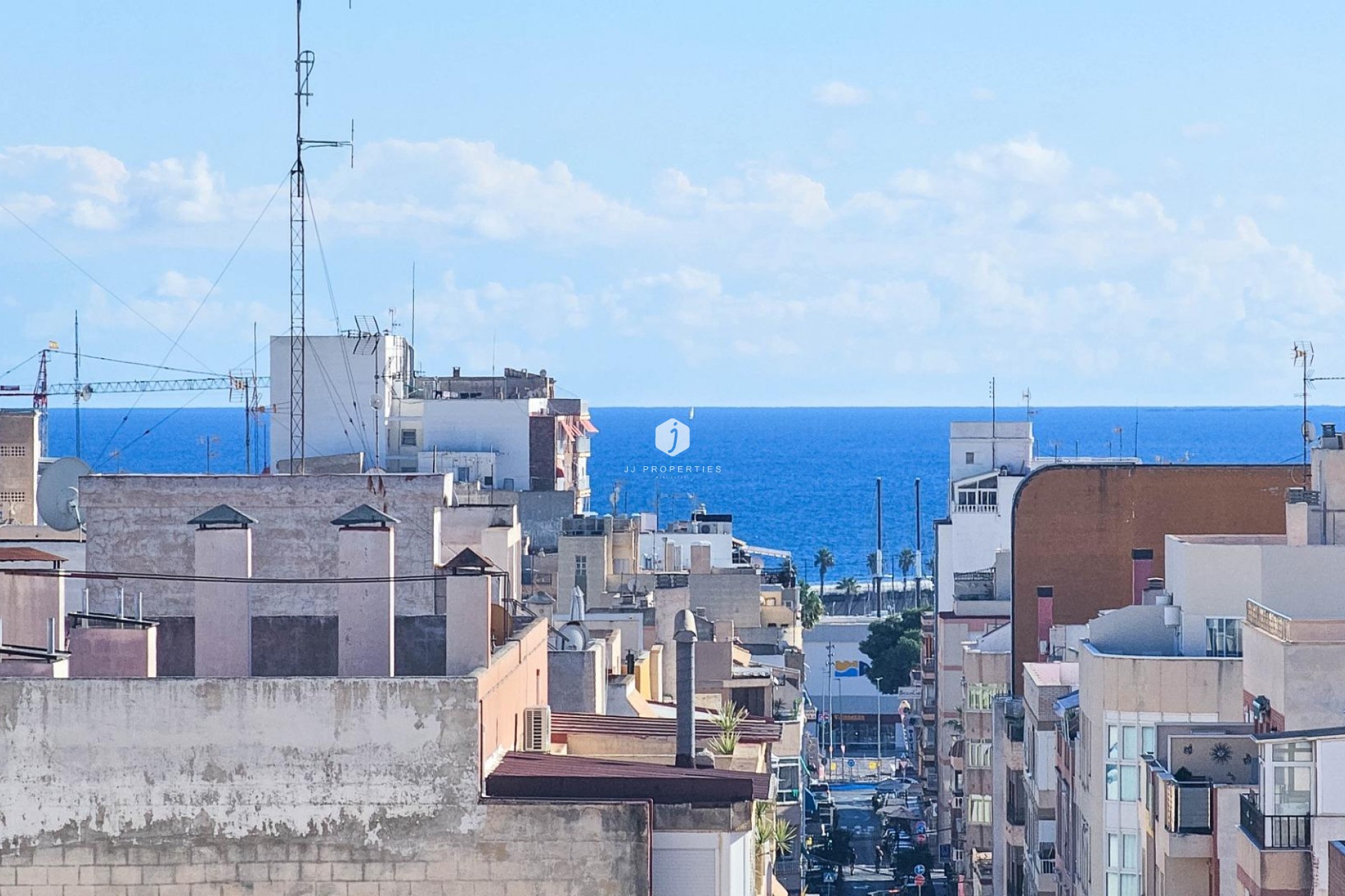 Resale - Apartment / flat -
Torrevieja - Centro