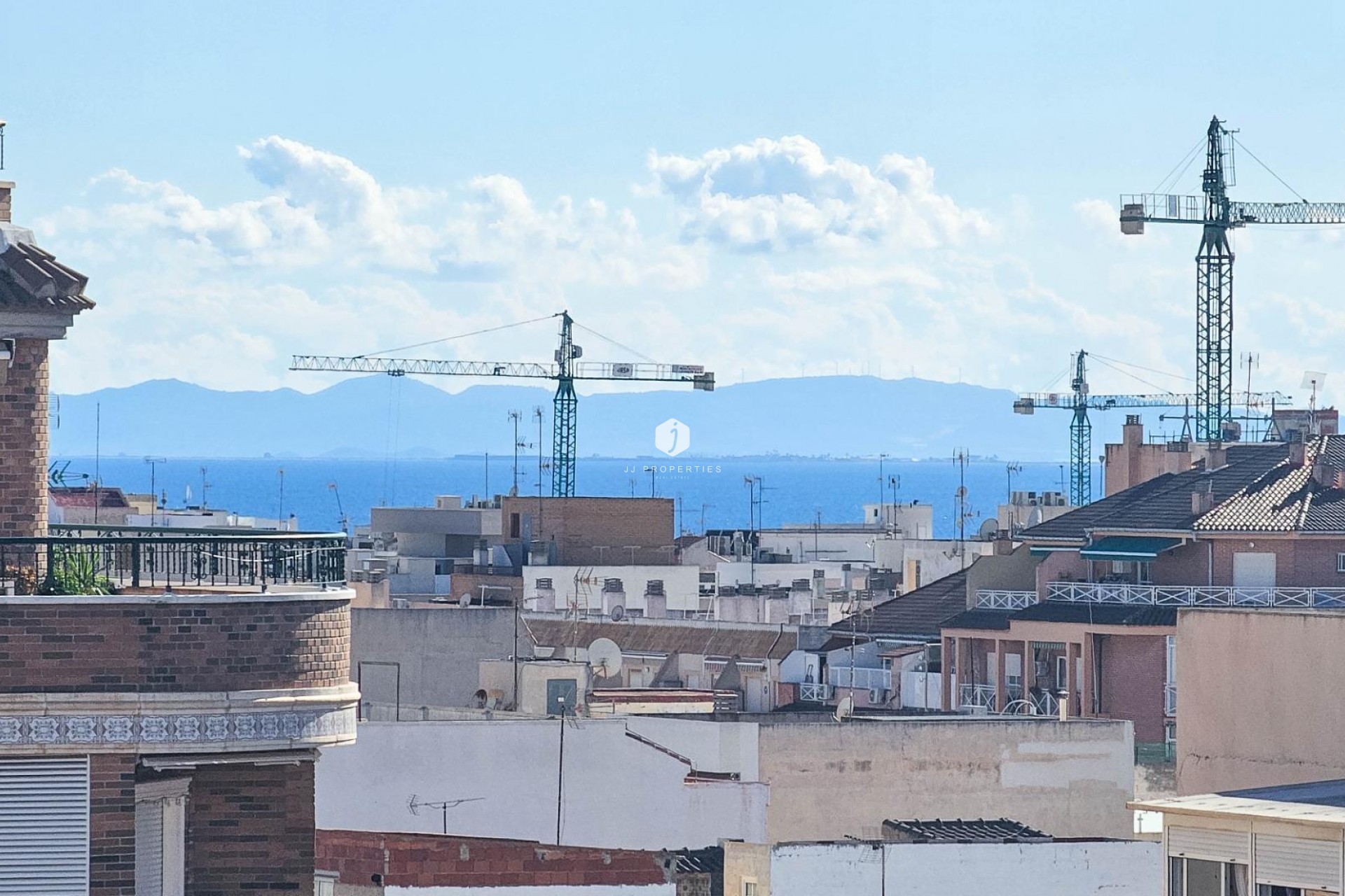 Resale - Apartment / flat -
Torrevieja - Centro