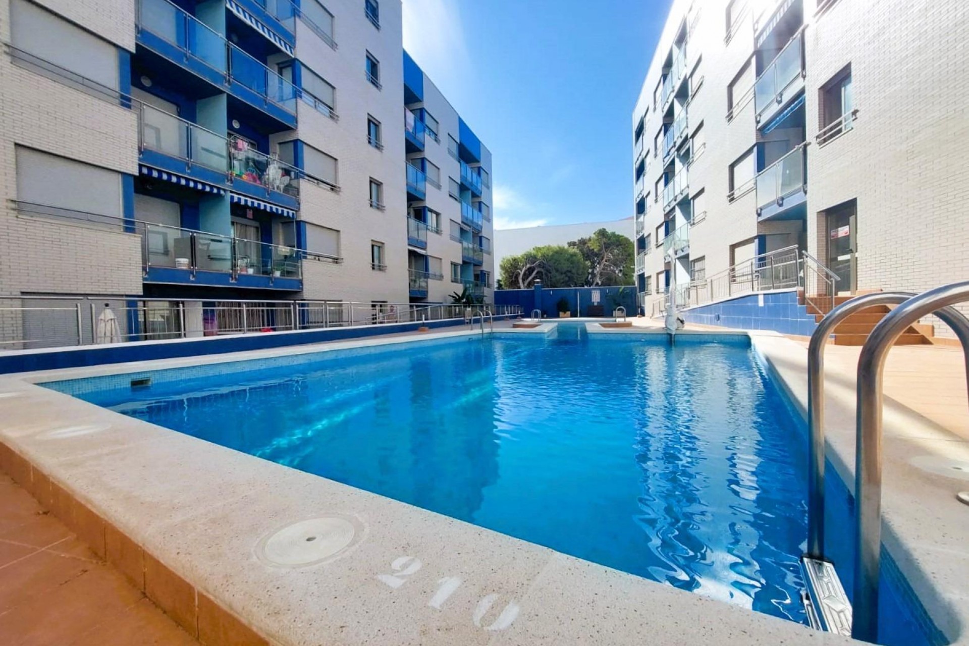 Resale - Apartment / flat -
Torrevieja - Costa Blanca