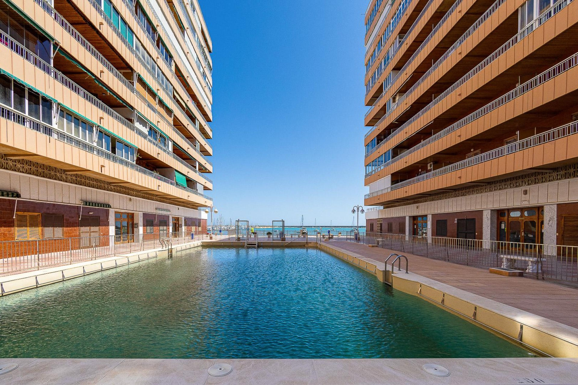 Resale - Apartment / flat -
Torrevieja - Costa Blanca