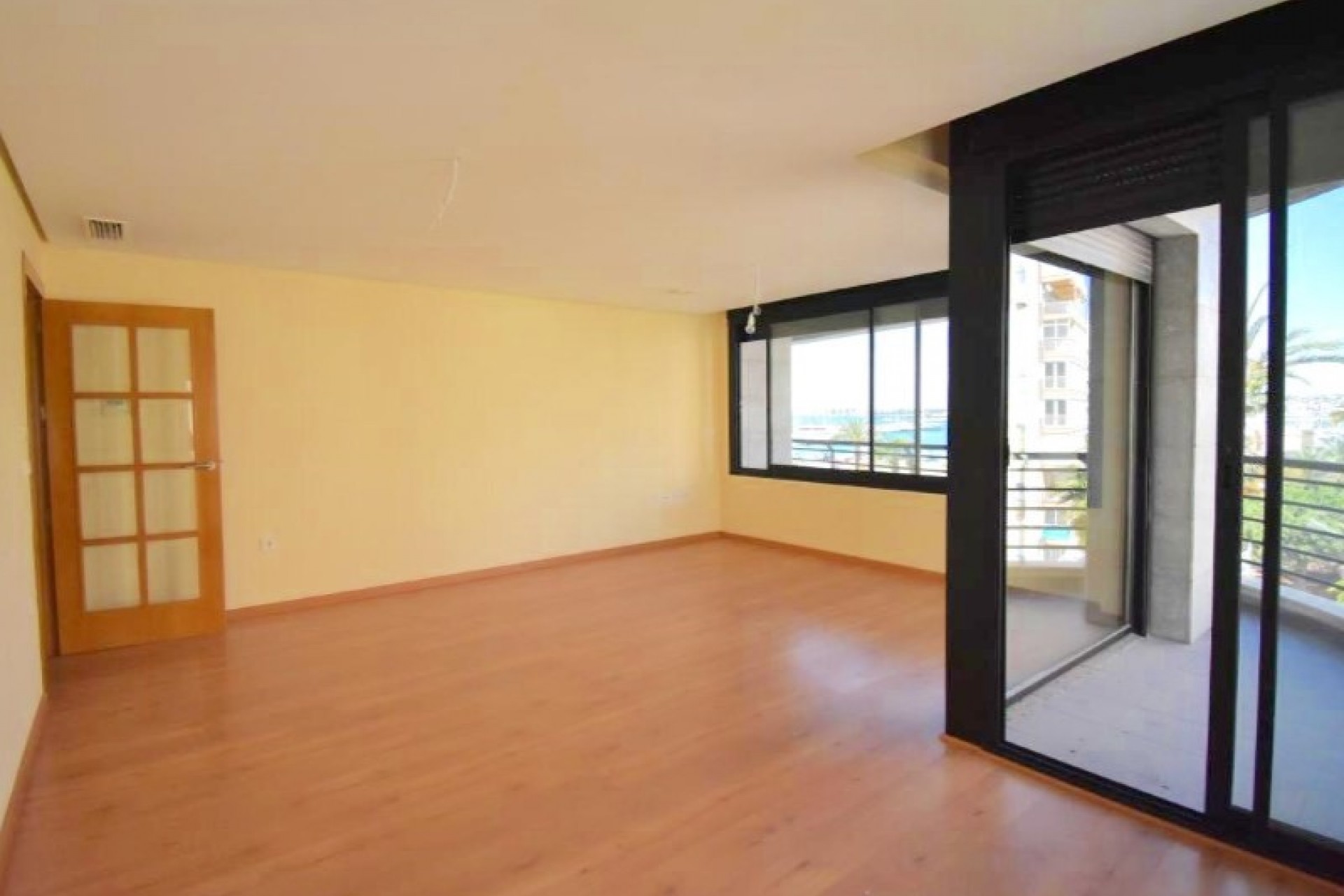 Resale - Apartment / flat -
Torrevieja - Costa Blanca