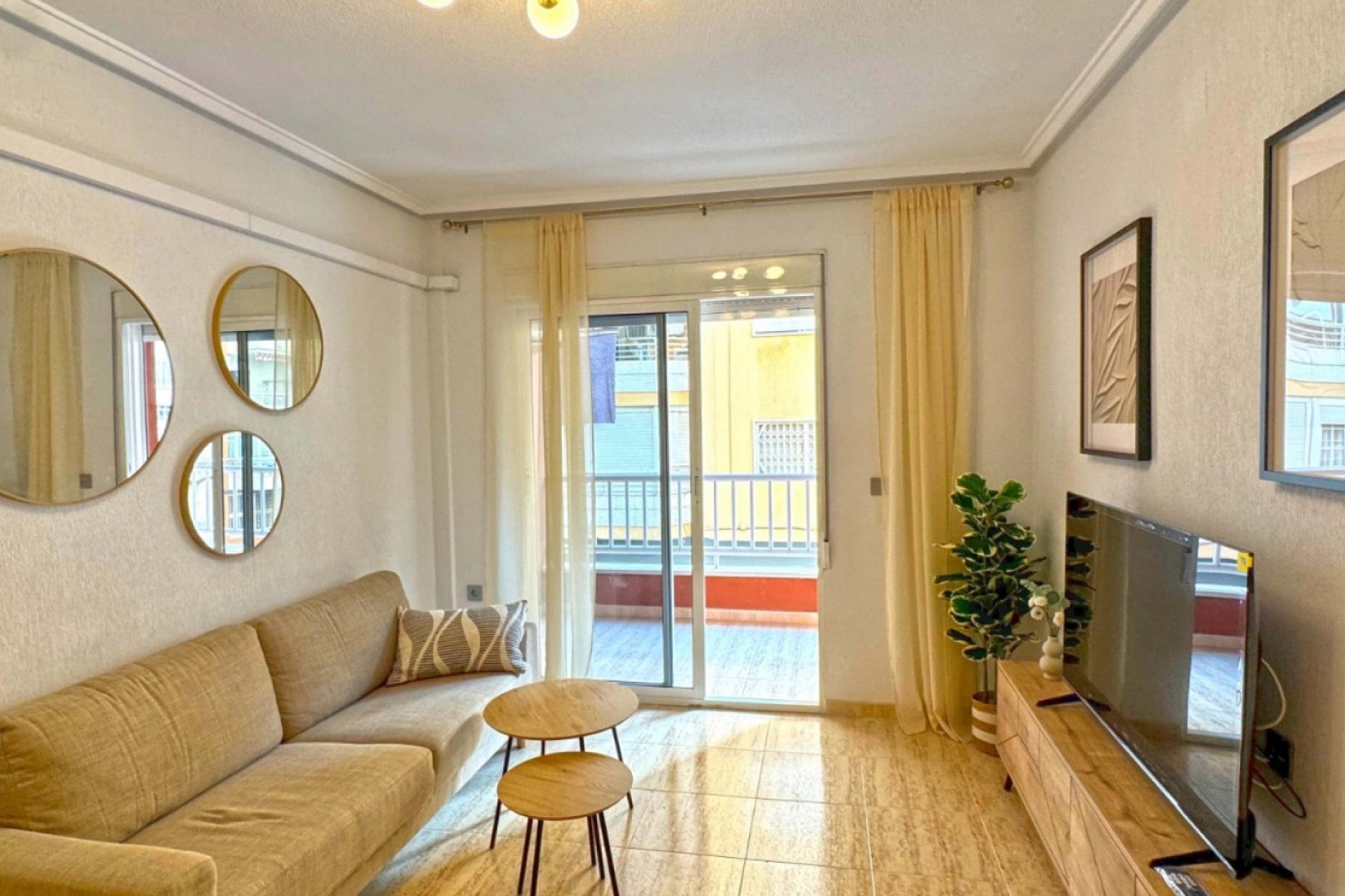 Resale - Apartment / flat -
Torrevieja - Costa Blanca