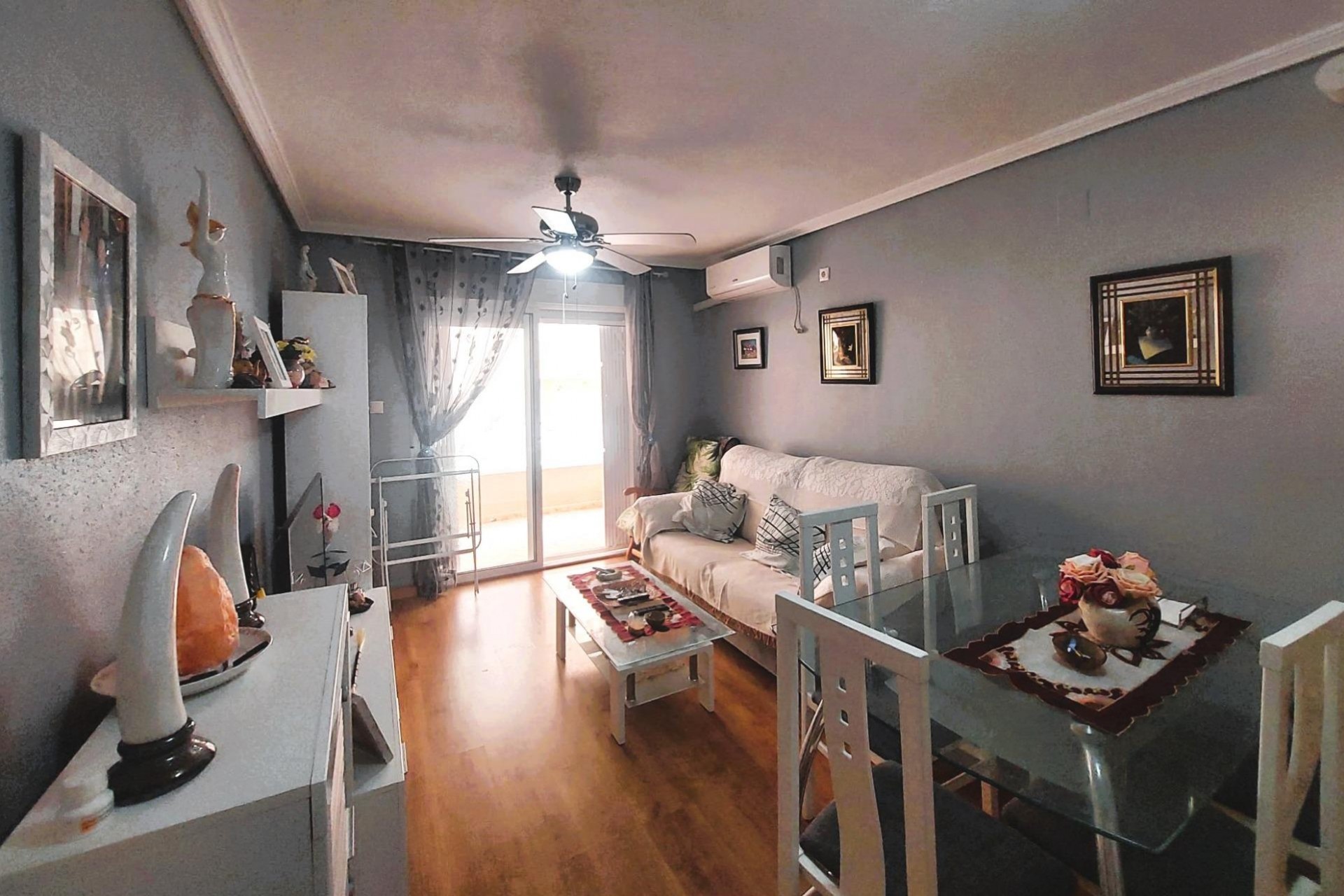 Resale - Apartment / flat -
Torrevieja - Costa Blanca