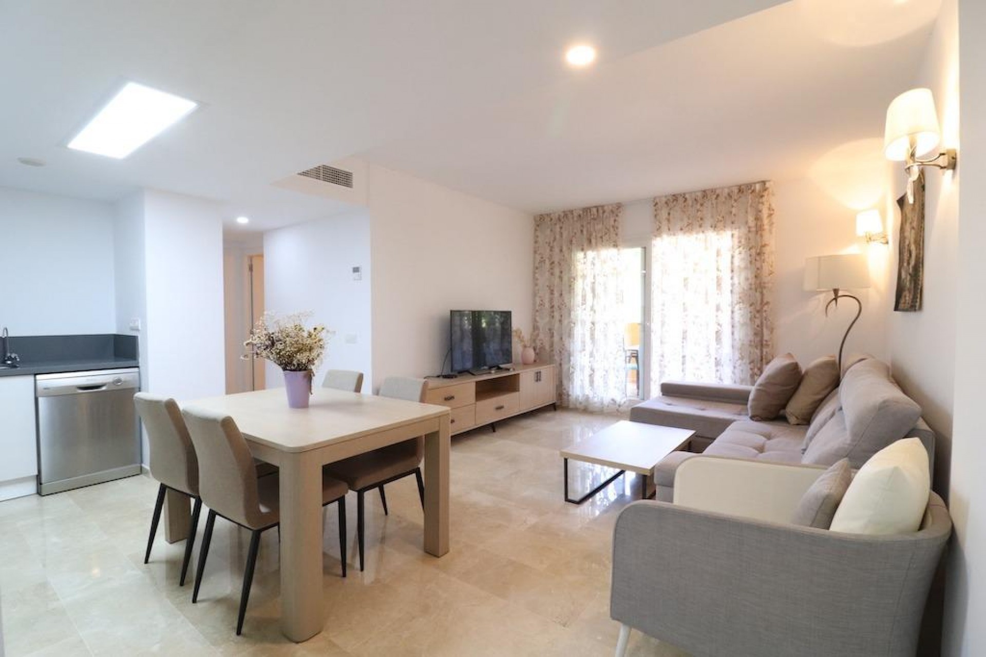 Resale - Apartment / flat -
Torrevieja - Costa Blanca