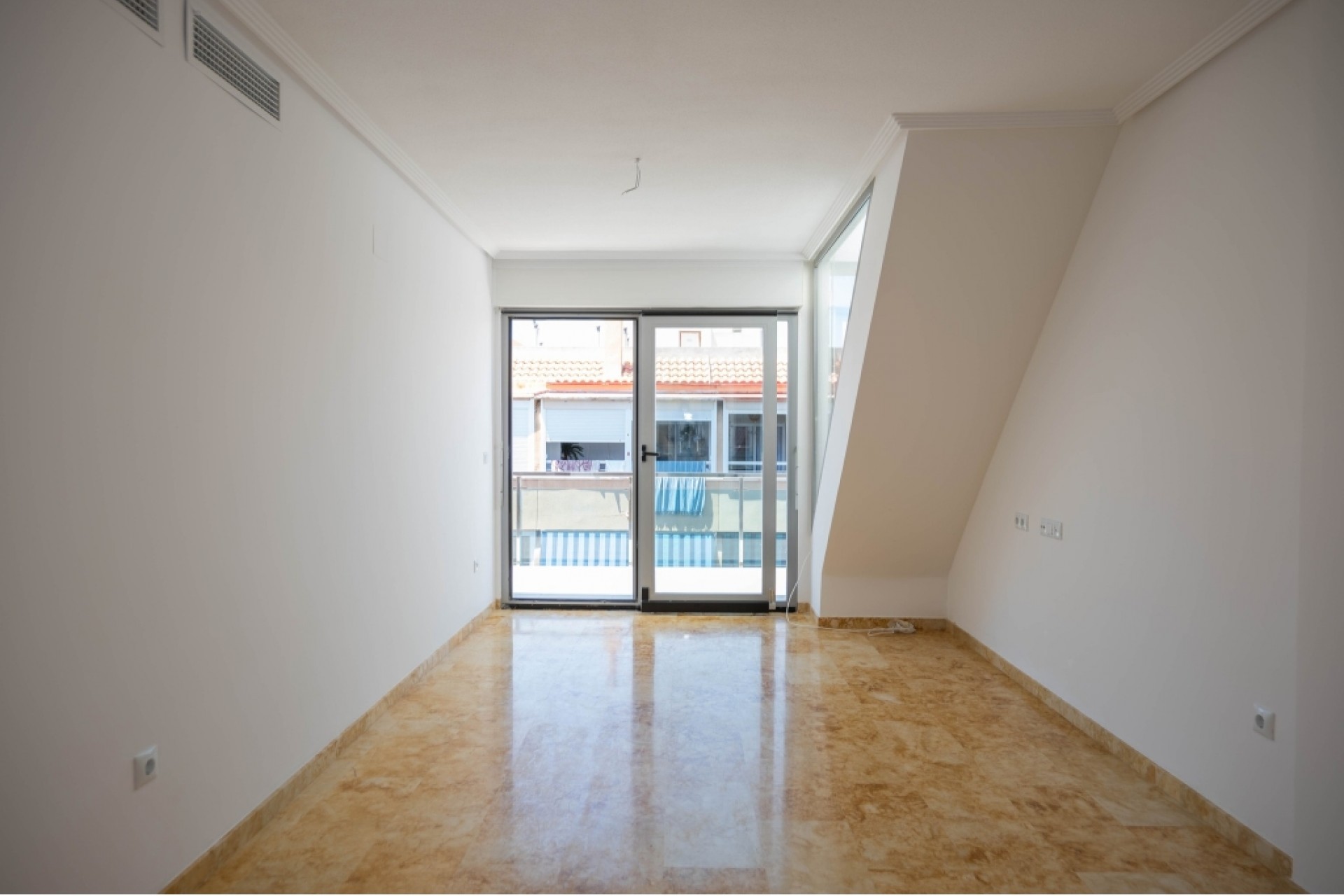 Resale - Apartment / flat -
Torrevieja - Costa Blanca