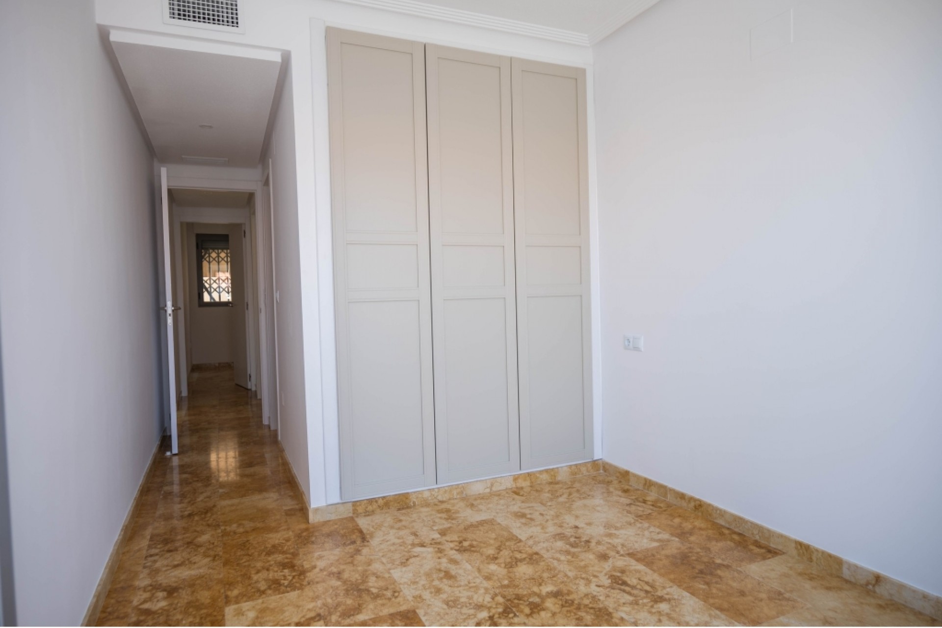 Resale - Apartment / flat -
Torrevieja - Costa Blanca