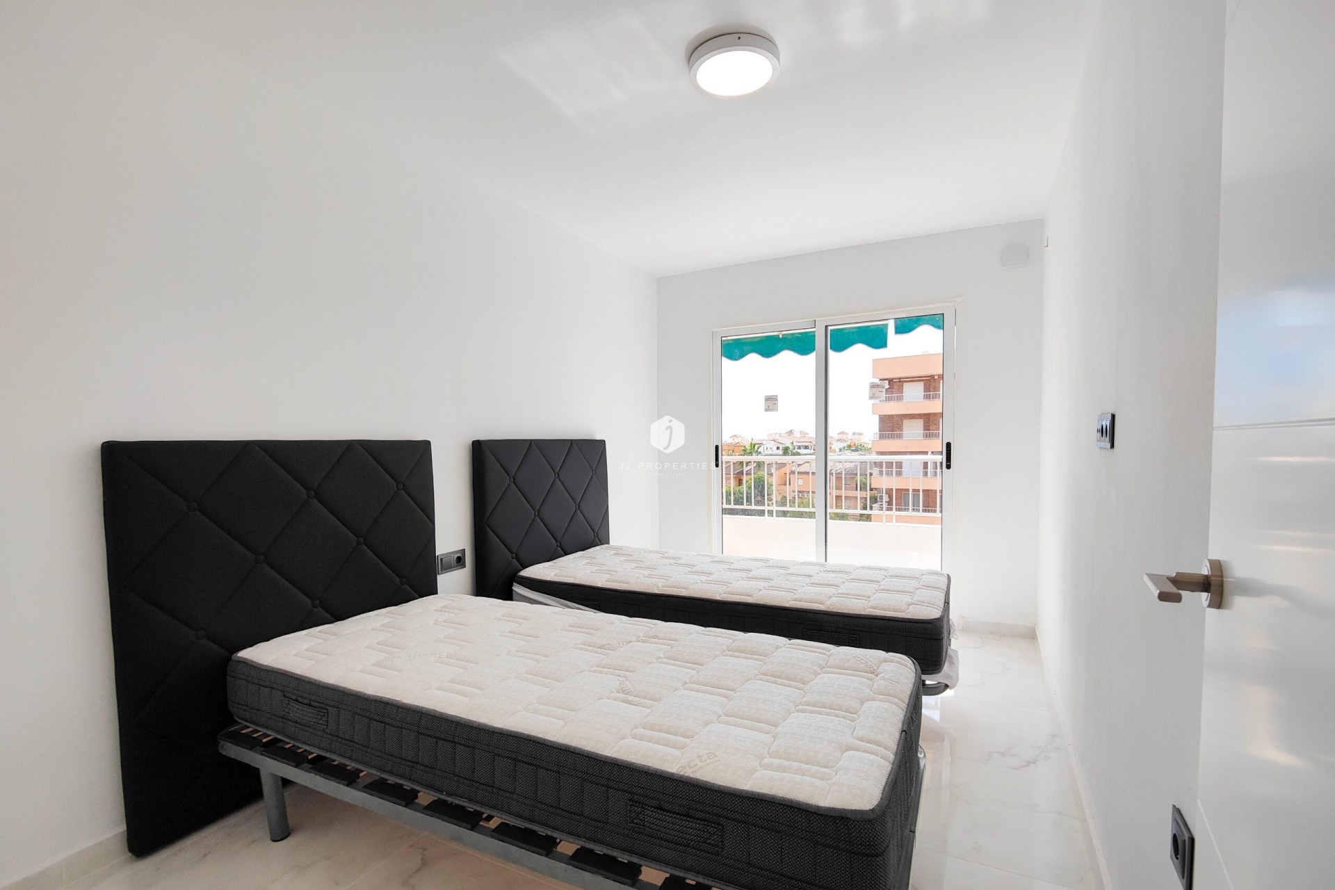 Resale - Apartment / flat -
Torrevieja - Costa Blanca