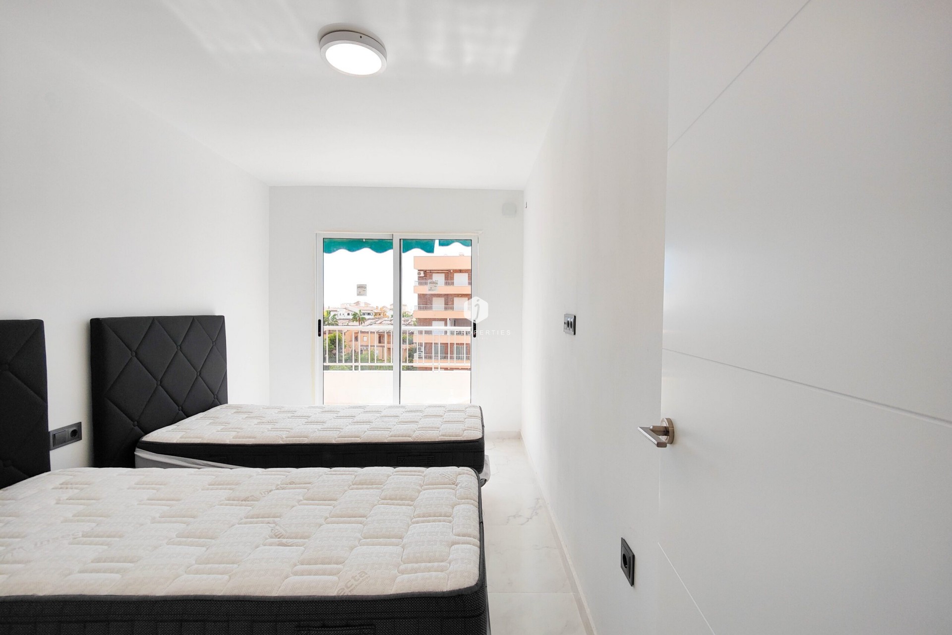 Resale - Apartment / flat -
Torrevieja - Costa Blanca