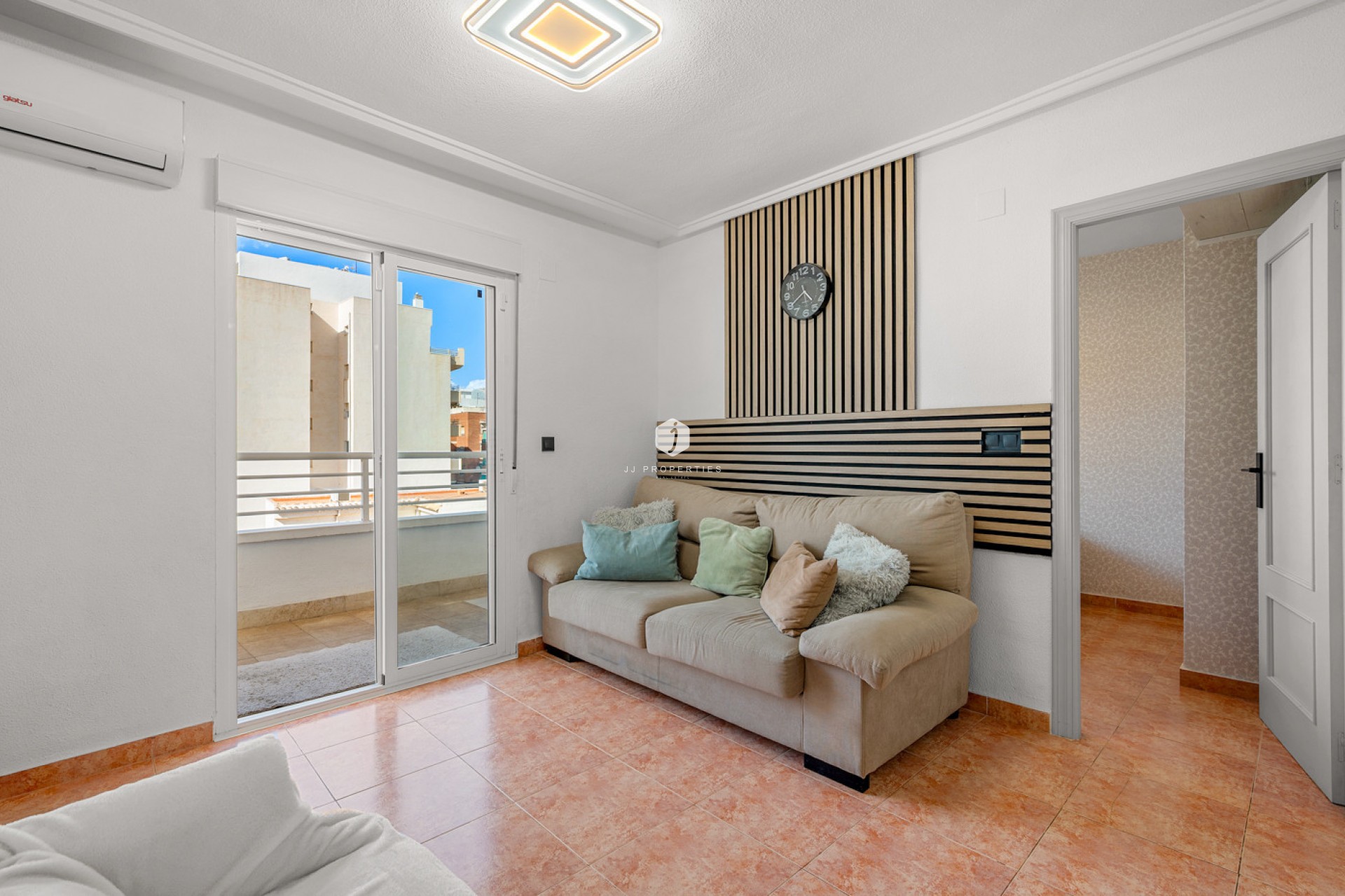 Resale - Apartment / flat -
Torrevieja - Costa Blanca