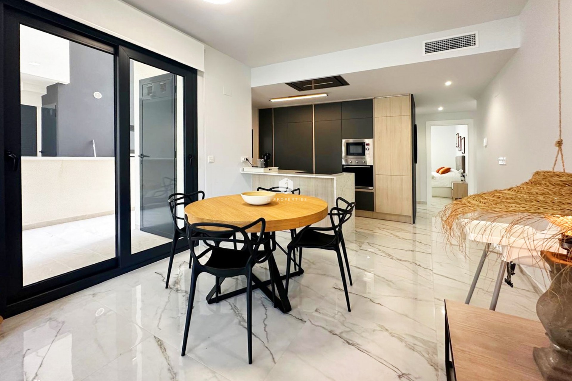 Resale - Apartment / flat -
Torrevieja - Costa Blanca