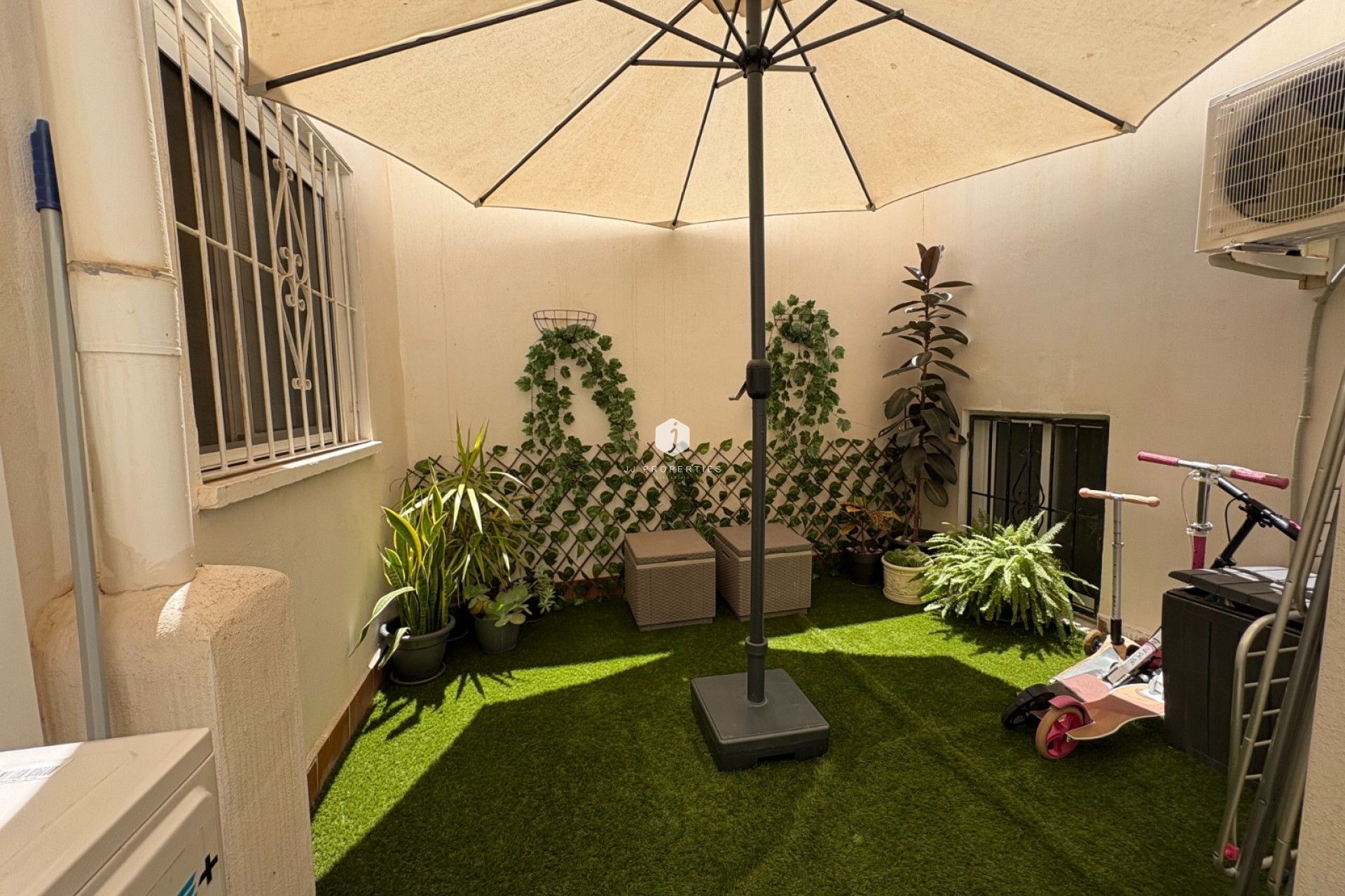 Resale - Apartment / flat -
Torrevieja - Costa Blanca