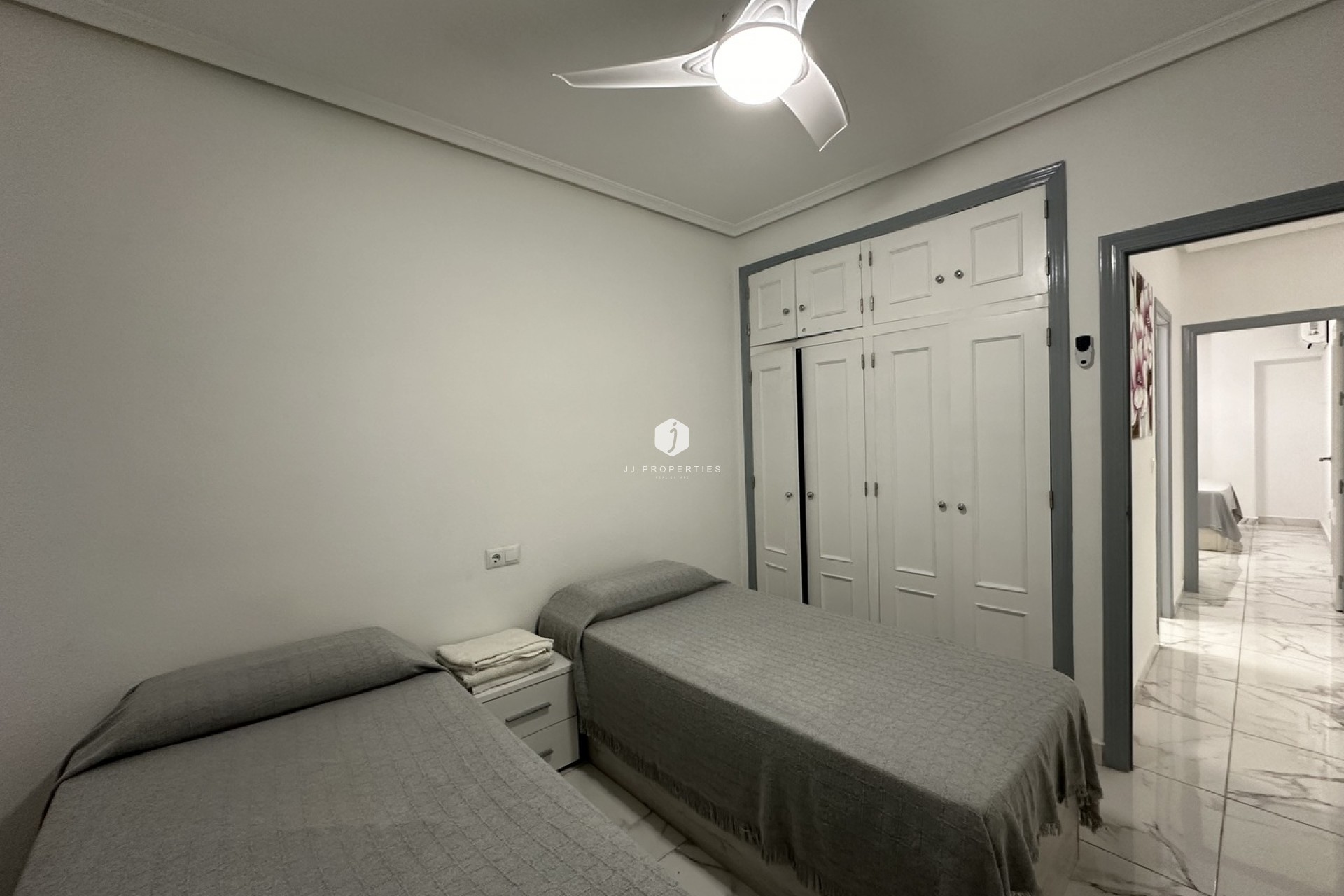 Resale - Apartment / flat -
Torrevieja - Costa Blanca