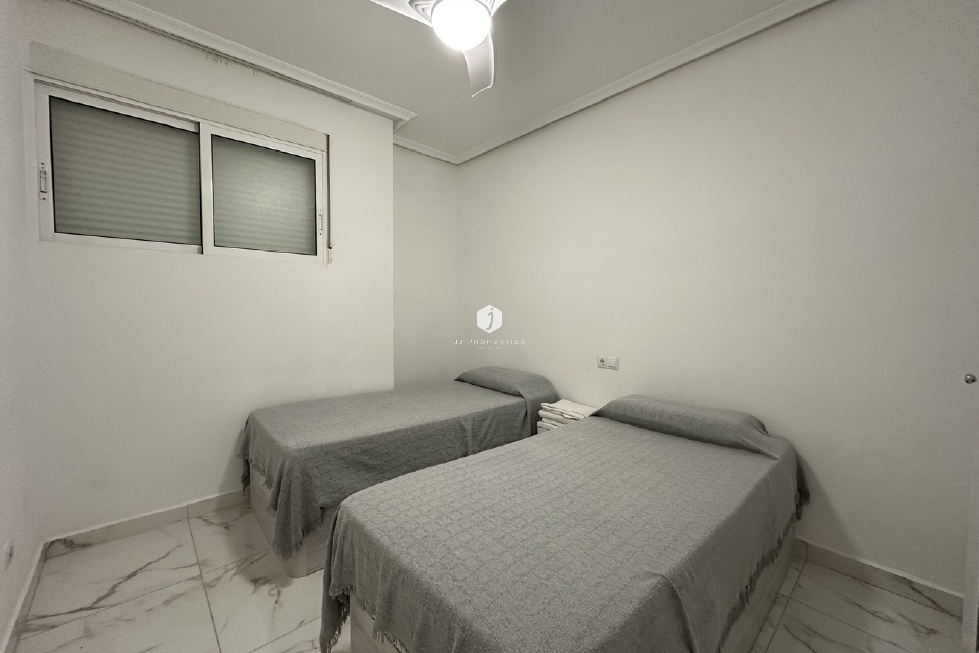 Resale - Apartment / flat -
Torrevieja - Costa Blanca