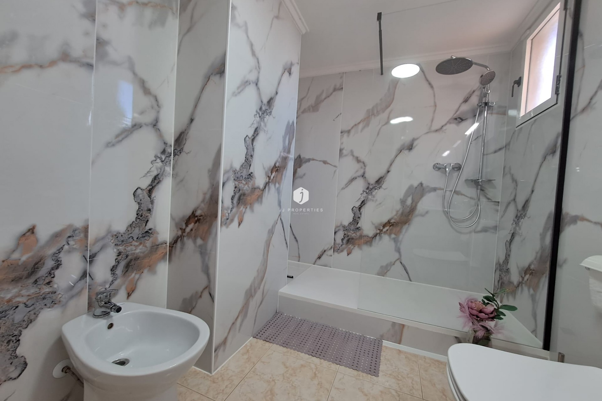 Resale - Apartment / flat -
Torrevieja - Costa Blanca