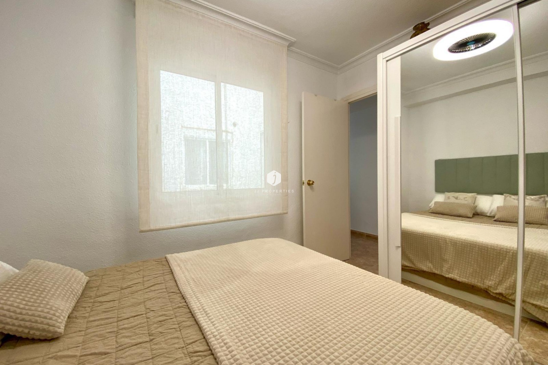 Resale - Apartment / flat -
Torrevieja - Costa Blanca