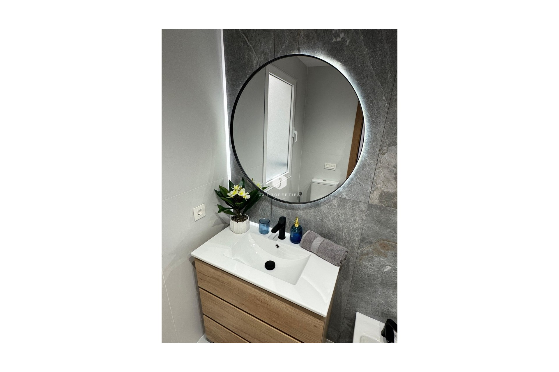 Resale - Apartment / flat -
Torrevieja - Costa Blanca