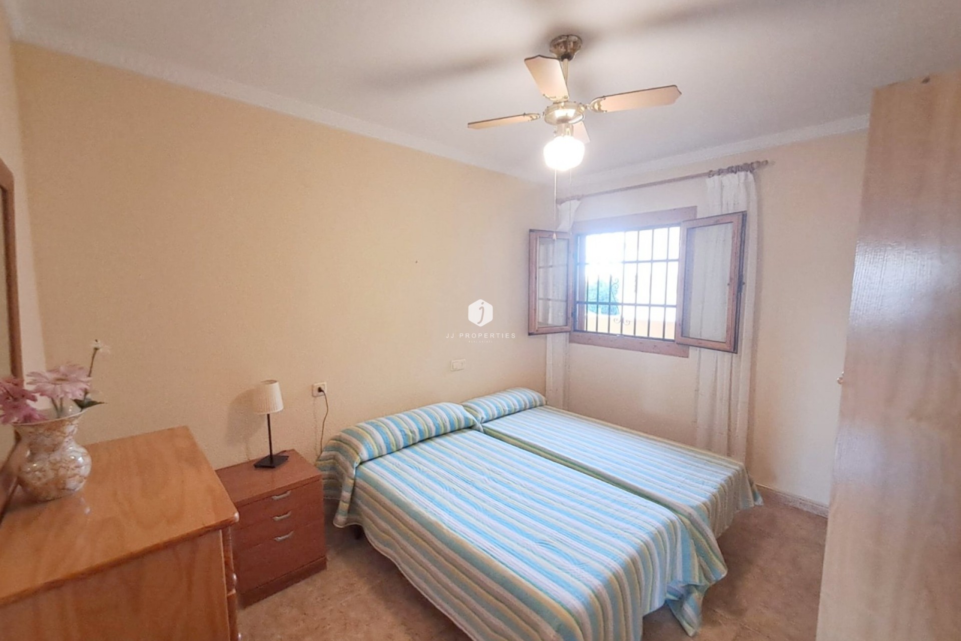 Resale - Apartment / flat -
Torrevieja - Costa Blanca